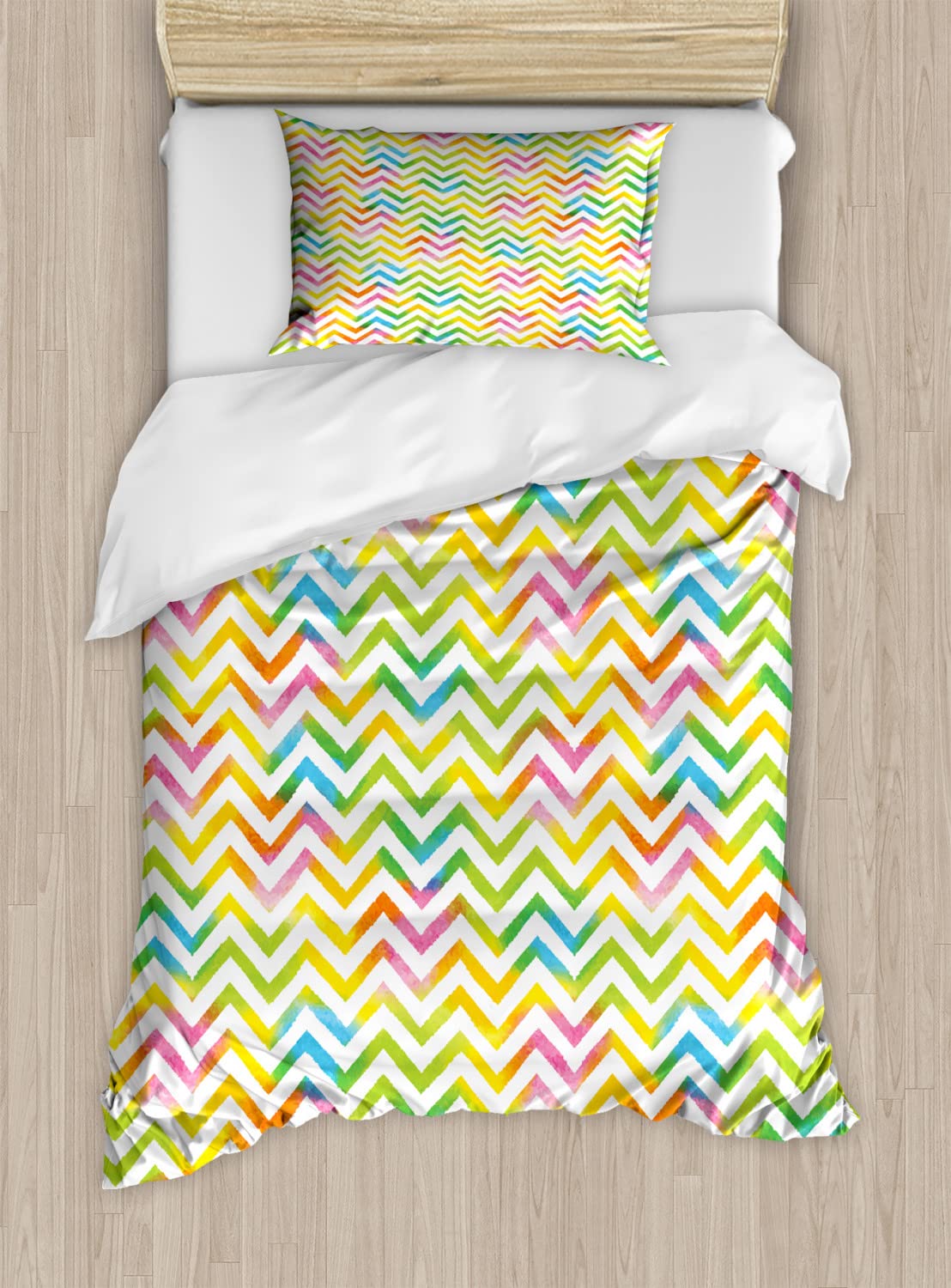 Ambesonne Chevron Duvet Cover Set - Colorful Geometric Chevron Pattern with Grunge Style, Modern Graphic Bedding Set Includes 2 Duvet Covers & 4 Pillowcases, King Size 2-Pack, Multicolor - Perfect for Modern Bedrooms, Guest Rooms & Bohemian Home Decor
