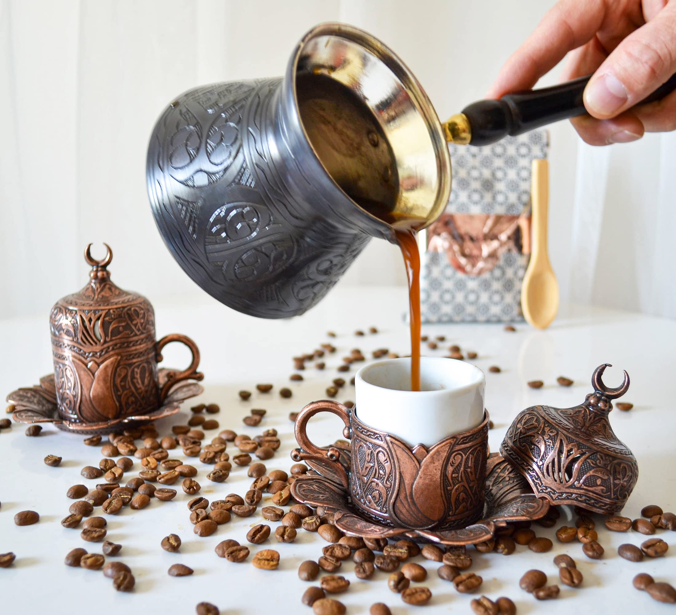 Handcrafted Turkish Copper Coffee Pot with Wooden Handle - Stovetop Coffee Maker for Turkish, Greek & Arabic Coffee - Premium Antique Copper Design Serves 5-6 People - Perfect for Home Brewing, Gifts & Traditional Coffee Ceremonies