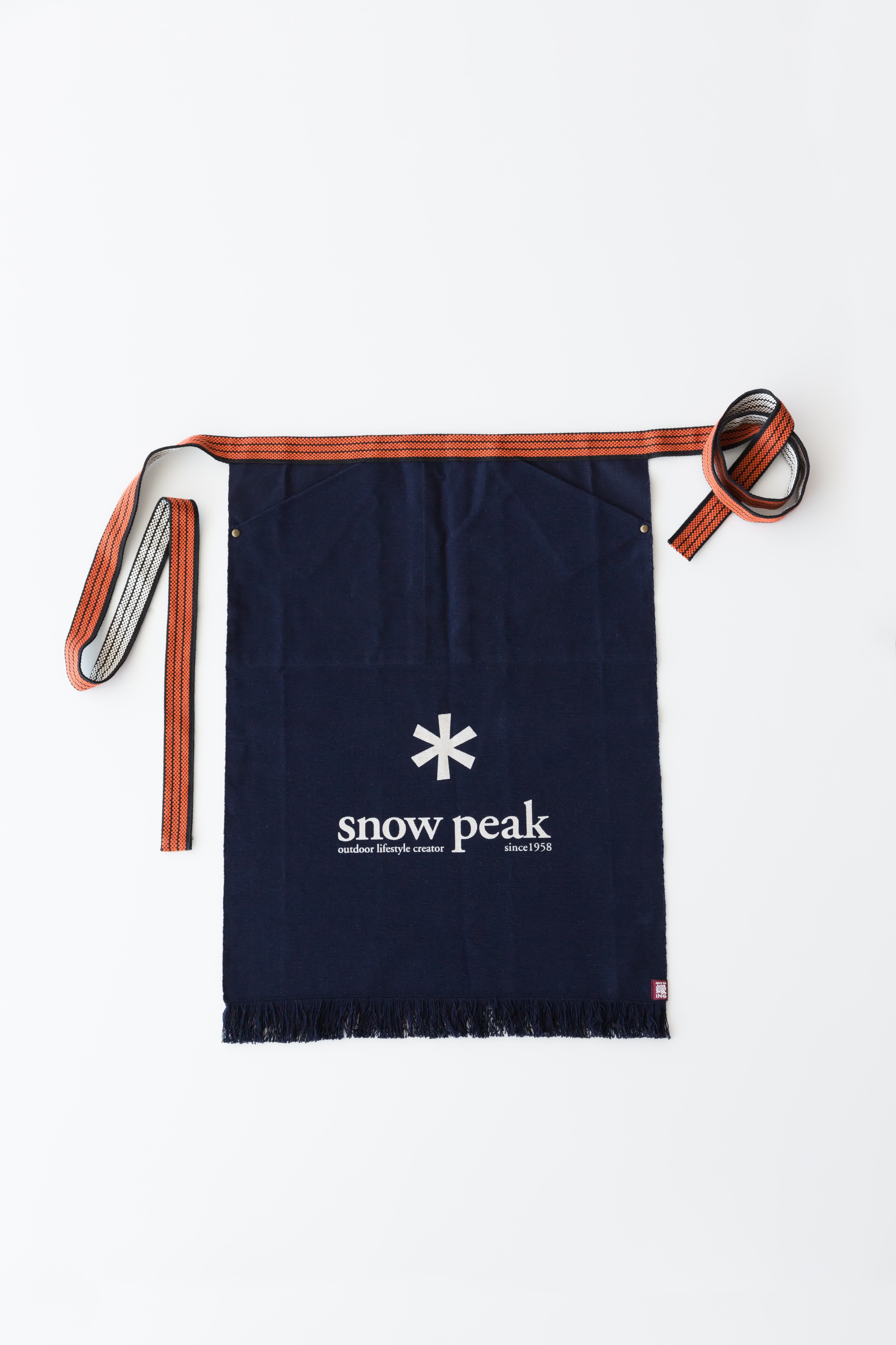 Premium Snow Peak Apron - Durable & Stylish Cooking Apron for Chefs & BBQ Enthusiasts - Perfect for Grilling, Camping & Outdoor Cooking