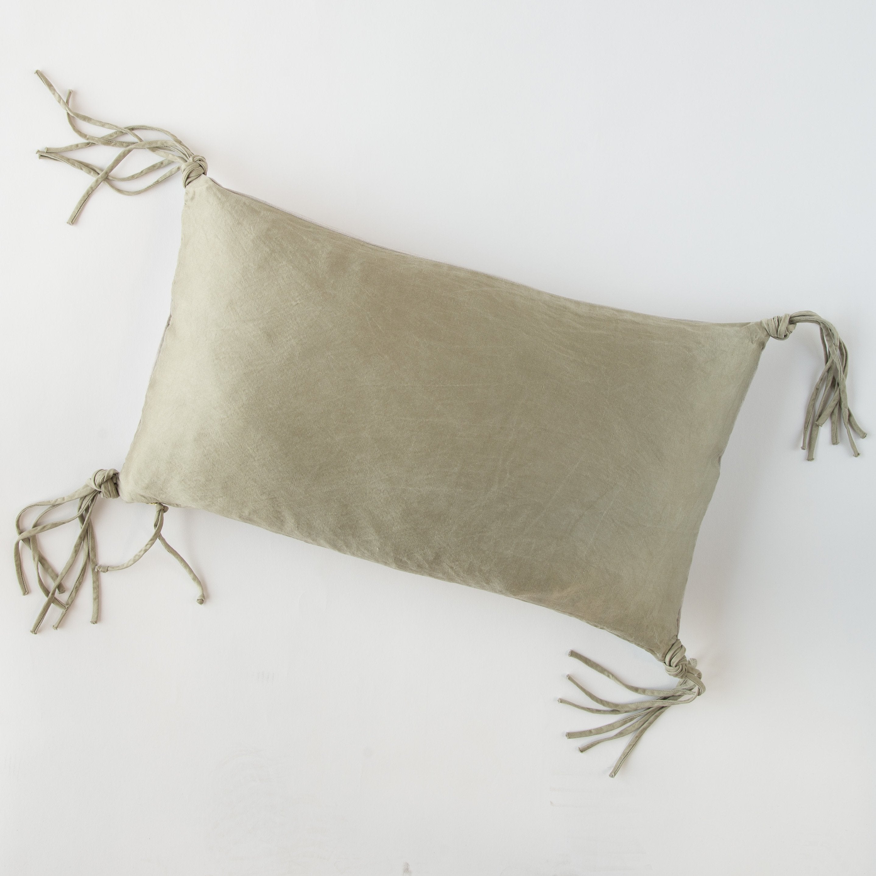 Soft & Cozy Taline Throw Pillow - Decorative Cushion for Sofa, Bed, Living Room - Perfect for Home Decor, Relaxation & Comfort