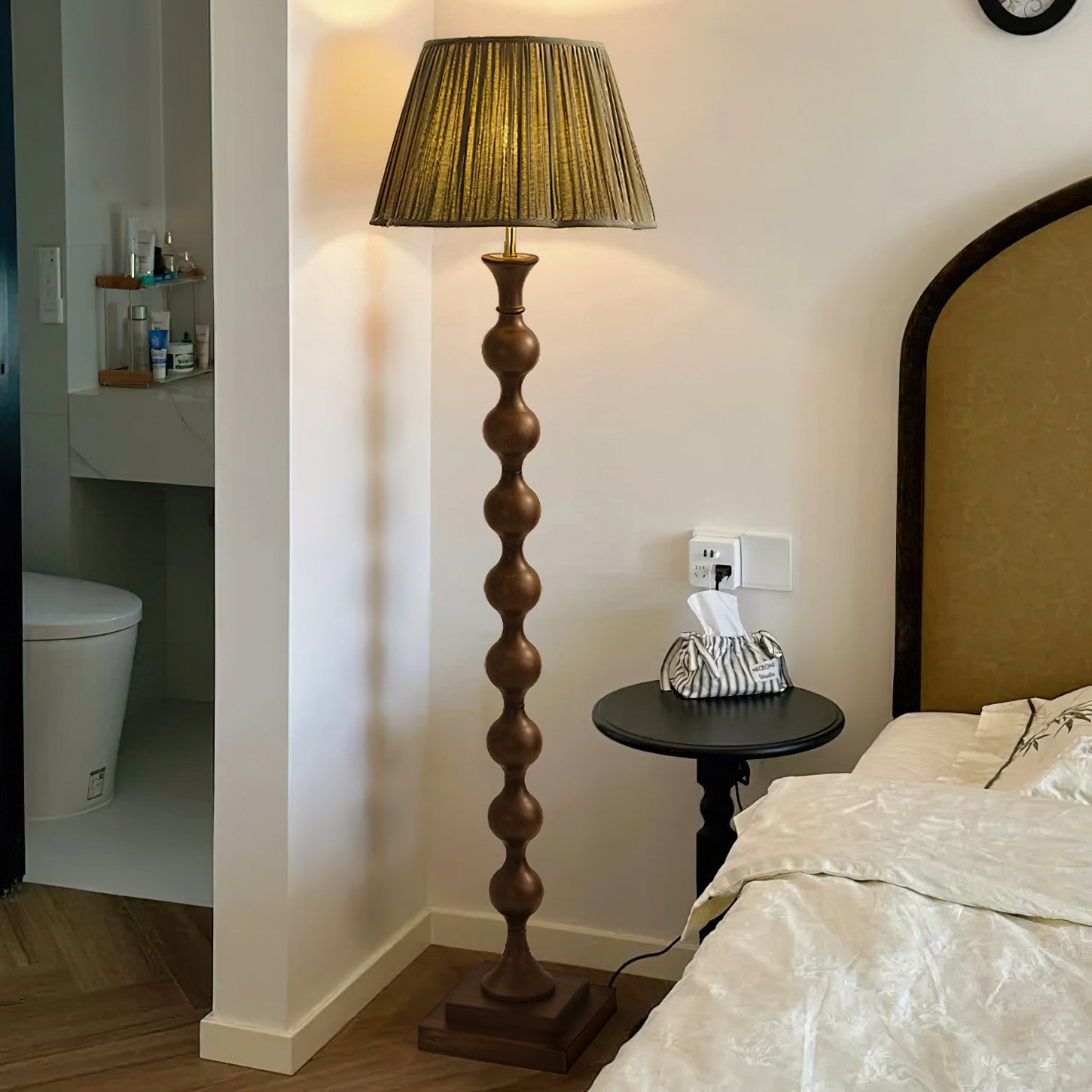 Elegant Beaded Column Floor Lamp - Modern Home Decor for Living Room, Bedroom & Office - Stylish Lighting for Relaxation & Ambiance