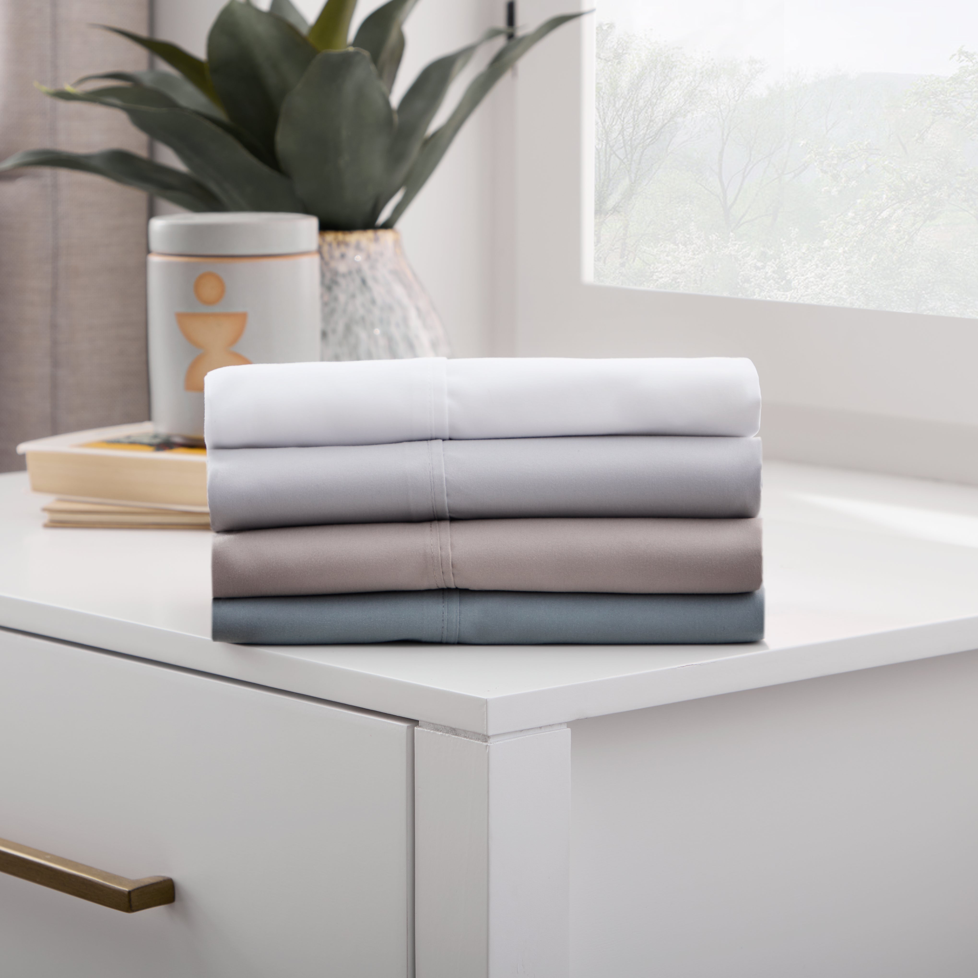 Malouf Brushed Microfiber Pillowcase Set - Ultra Soft & Hypoallergenic Bedding for Side Sleepers - Queen Size 2-Pack (White) - Perfect for Allergy Relief & Temperature Regulation