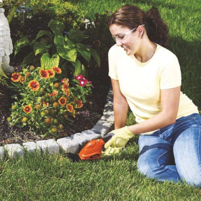 BLACK + DECKER GSL35 2-in-1 Lithium Cordless Garden Shear & Shrubber Combo - Perfect for Trimming Hedges, Shaping Bushes & Pruning Small Branches in Your Backyard