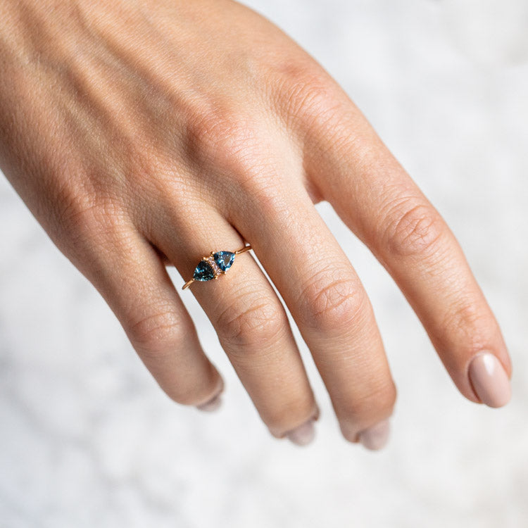 Vintage Style Teal Sapphire Engagement Ring - Trillion Cut Gemstone for Women | Perfect for Weddings, Anniversaries & Romantic Proposals