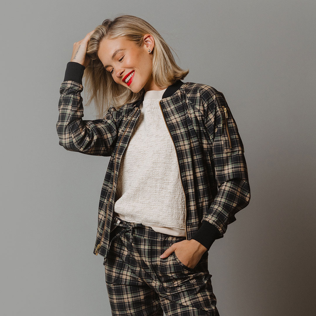 Stylish Bonnie Plaid Bomber Jacket for Women - Trendy Fall & Winter Outerwear - Perfect for Casual Outings, Streetwear Fashion, and Layering in Cool Weather
