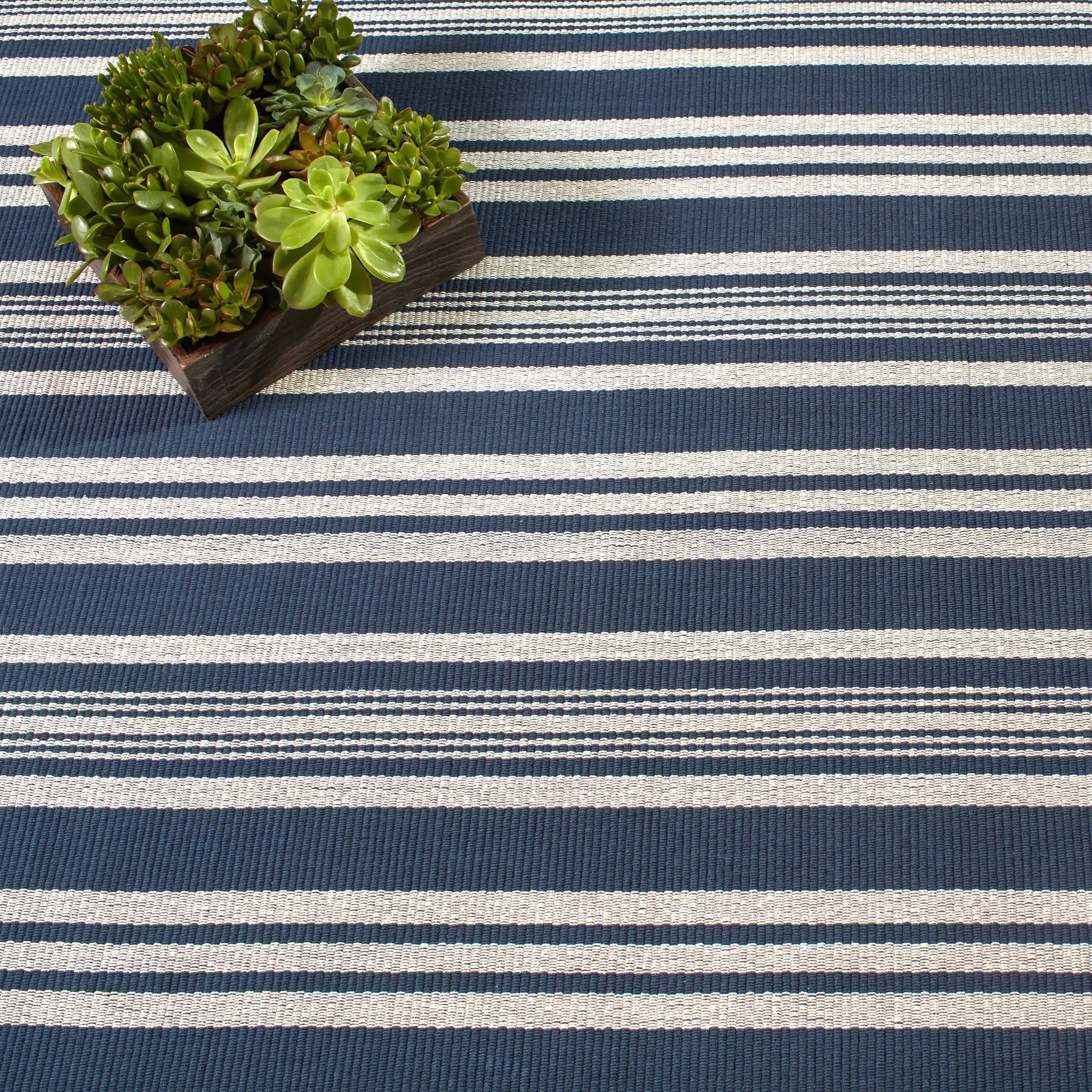 Dash & Albert Irving Stripe Handwoven Cotton Rug - Soft & Durable Area Rug for Living Room, Bedroom, Nursery - Perfect for Home Decor & Cozy Spaces