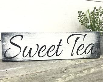Sweet Tea Kitchen Sign - Farmhouse Tea Wood Wall Hanging Decor - Black & White Rustic Dining Room Wall Art for Coffee Bar, Tea Station & Country Home Decor