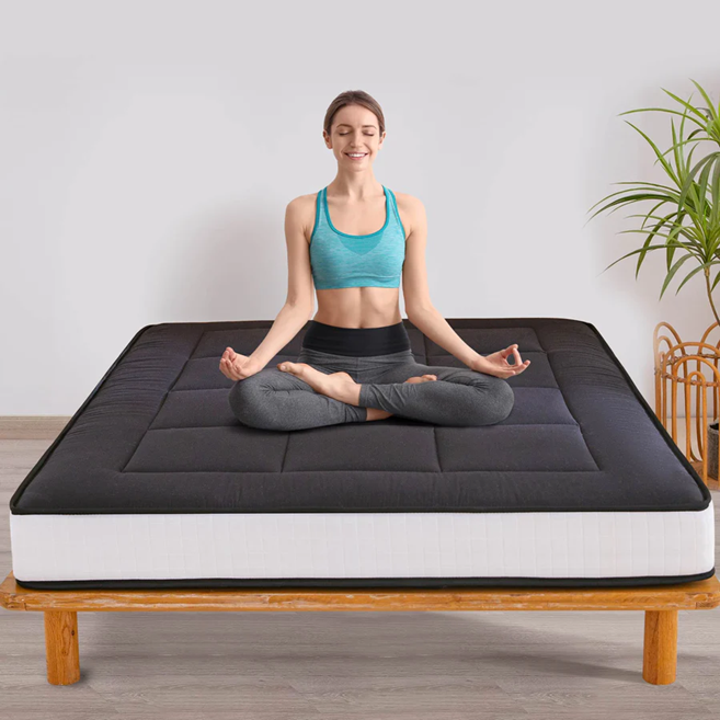 MAXYOYO Padded Japanese Floor Mattress - Black Foldable Roll Up Futon for Bedroom, Guest Room & Travel | Comfortable Floor Sleeping Mat for Adults & Kids