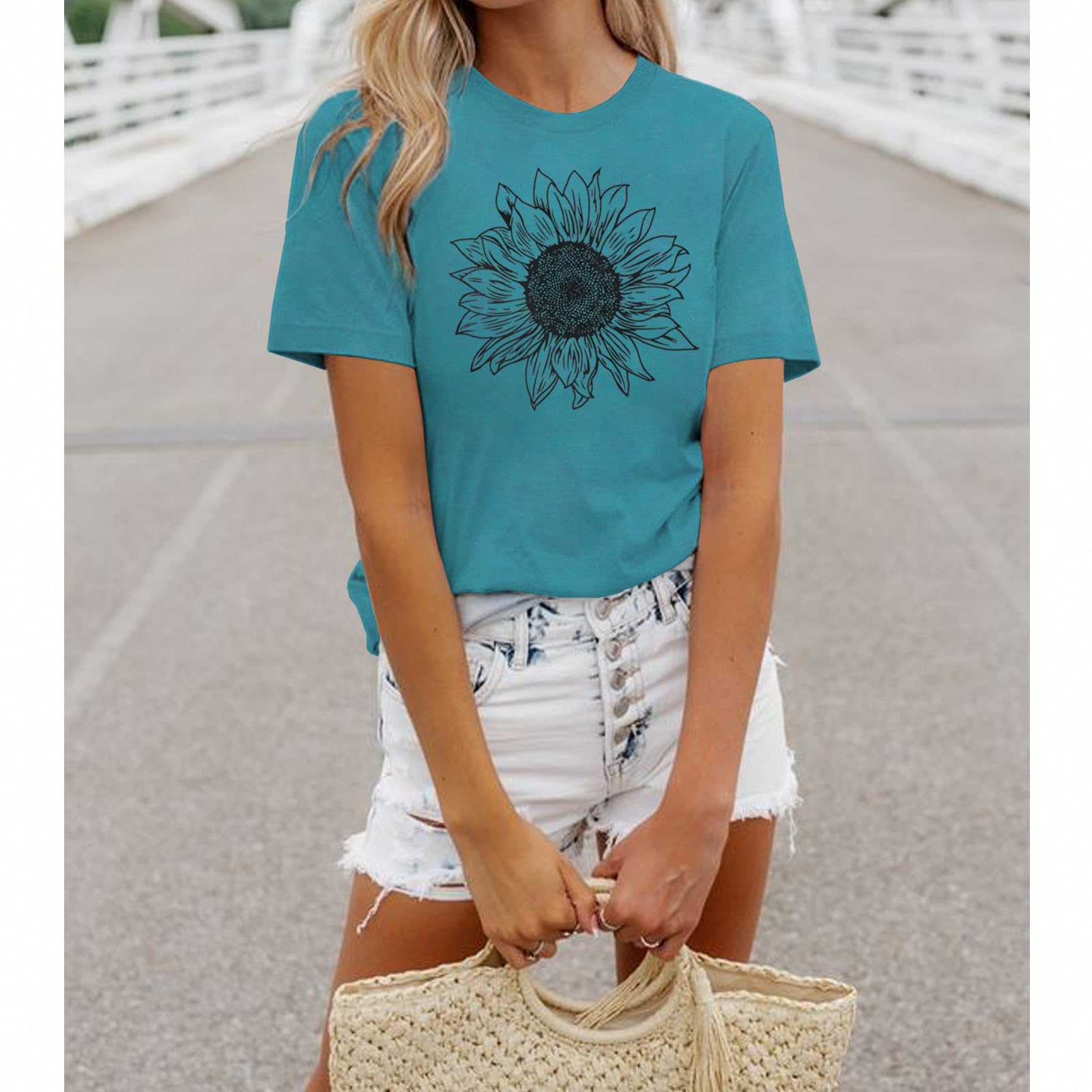 Women's Summer Sunflower Graphic T-Shirt - Cute Floral Loose Fit Crew Neck Short Sleeve Casual Top for Beach Outings & Summer Vacations