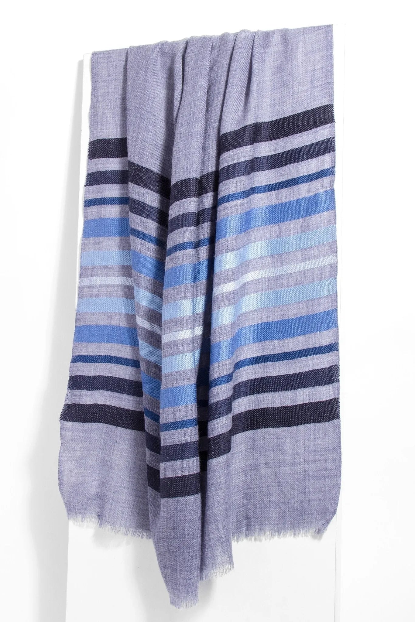 Stylish Multi Striped Metallic Scarf for Women - Fashionable Winter Accessory for Outfits & Cold Weather