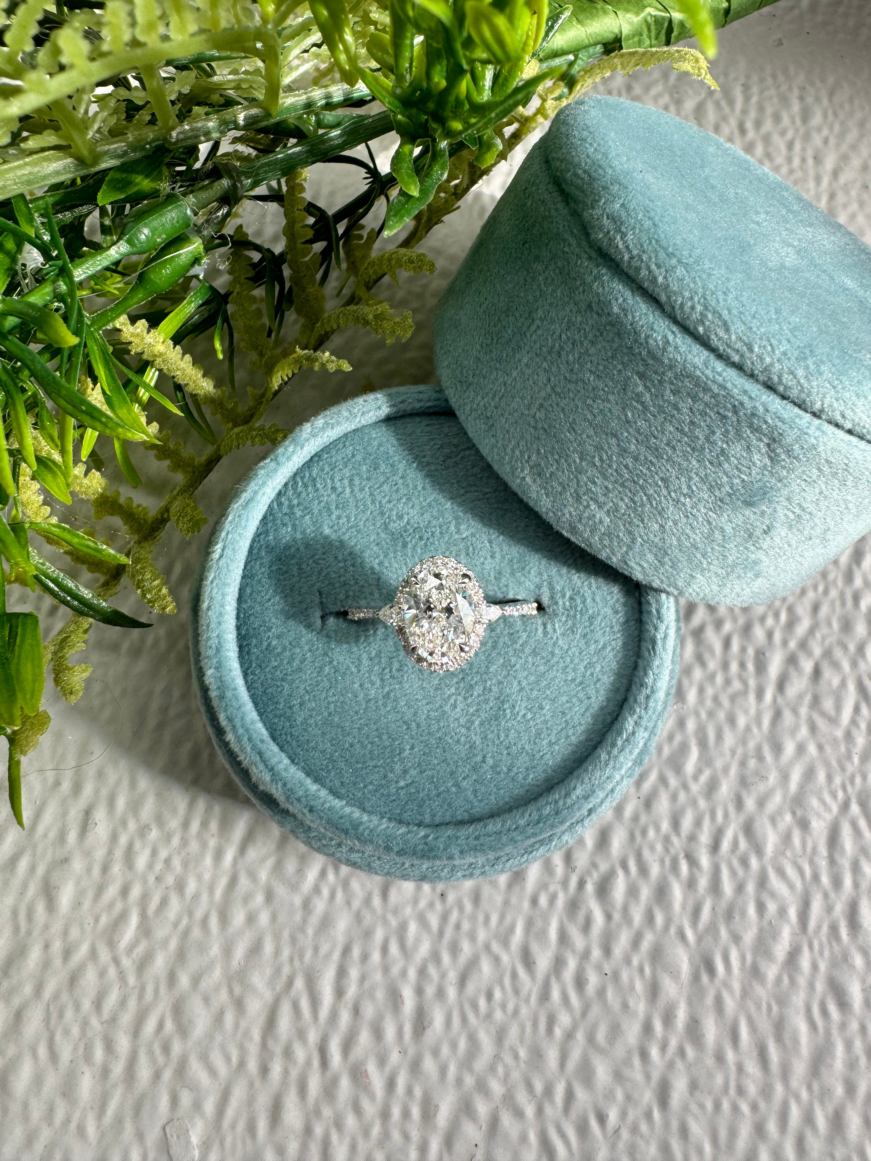 Elegant Carly Engagement Ring for Women - 14K Gold Solitaire Diamond Wedding Band - Perfect for Proposals, Anniversaries & Special Occasions