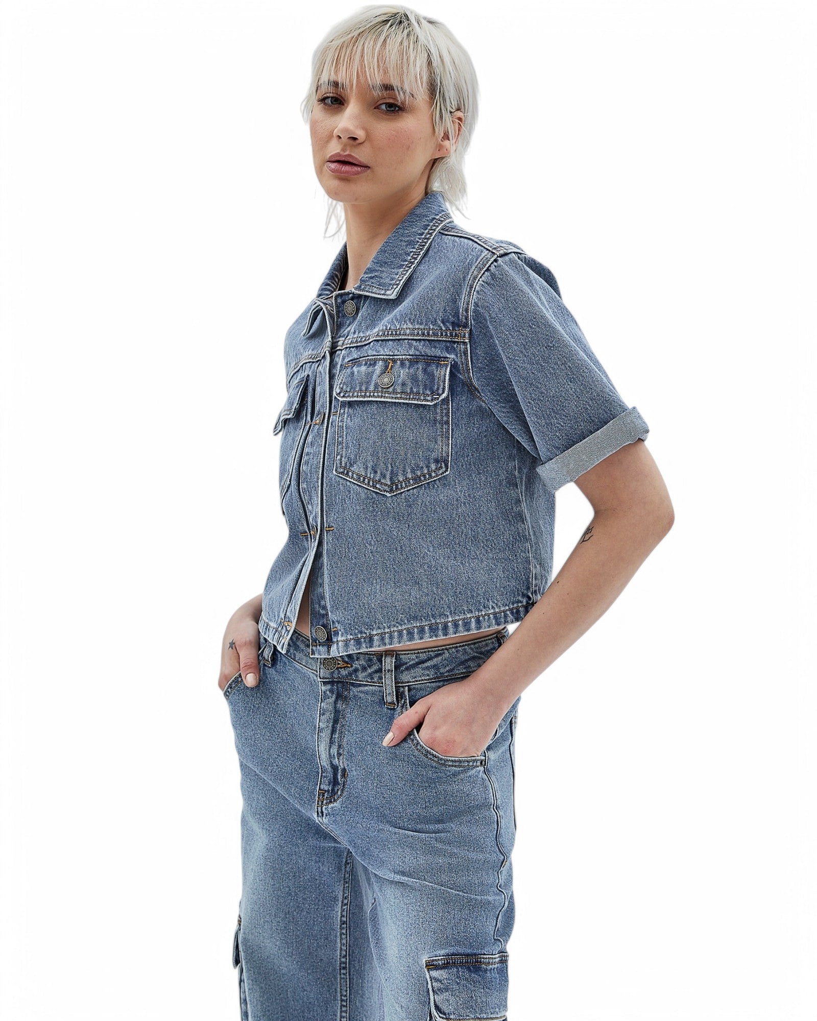 GUESS Originals Workers Denim Shirt for Men - Classic Blue Denim Button-Up Shirt with Chest Pocket | Casual Wear, Workwear & Outdoor Activities