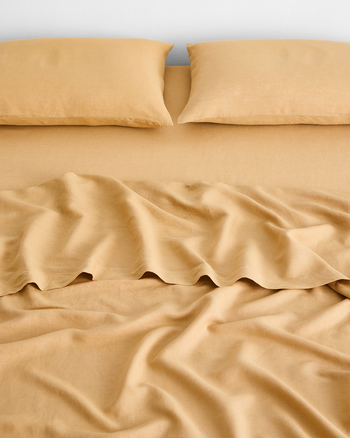 100% French Flax Linen Fitted Sheet - Caramel Color - Breathable & Soft Bedding for All Seasons - Perfect for Master Bedrooms, Guest Rooms & Vacation Homes