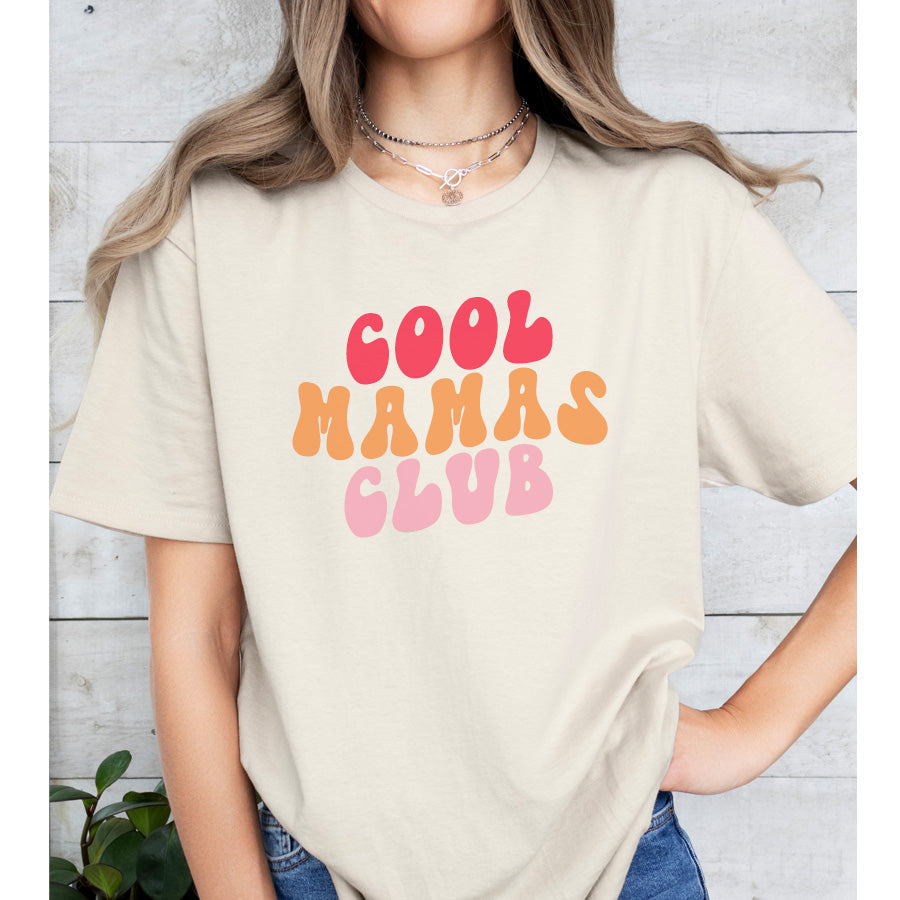 Cool Mamas Club Wave Graphic T-Shirt - Trendy Women's Casual Tee for Beach Outings & Summer Style
