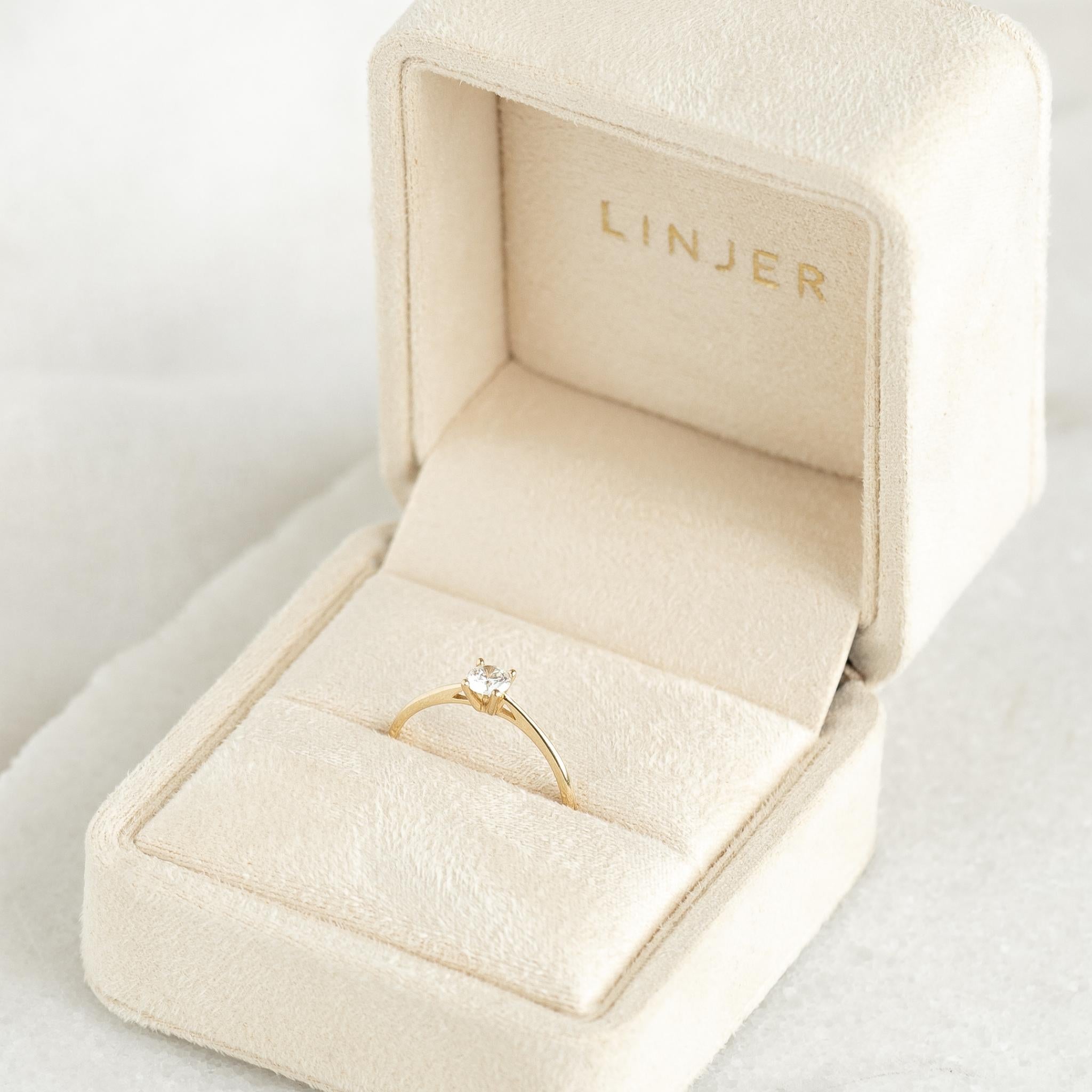 Velvet Ring Box - Elegant Jewelry Gift Box for Engagement, Wedding & Proposal Rings - Perfect for Proposal, Anniversary & Special Occasions