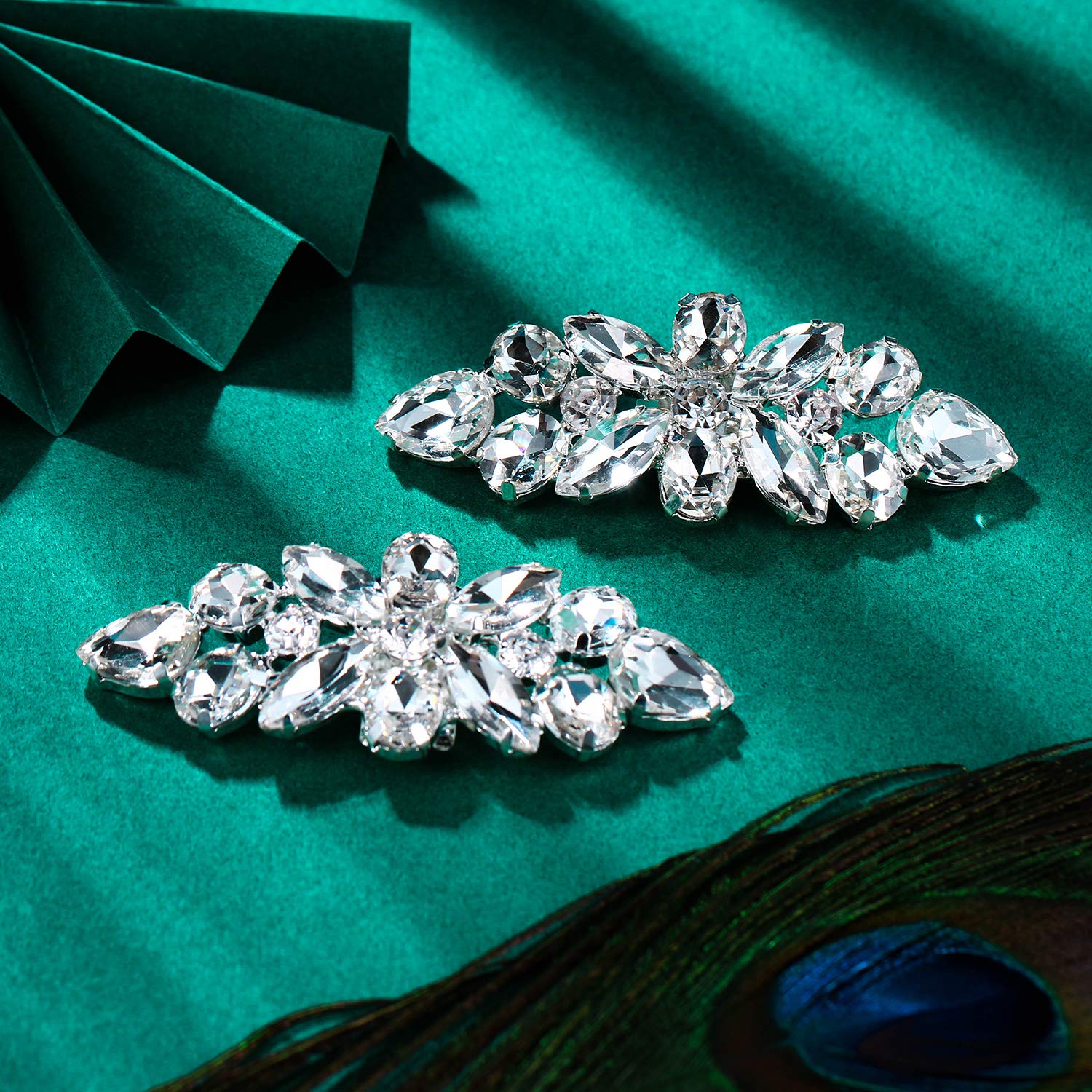 Sparkling Crystal Shoe Clips for Wedding & Party - 2PCS Elegant Boot & Dress Shoe Charms - Perfect for Bridal Accessories, Prom, Evening Gowns & Hat Decorations
