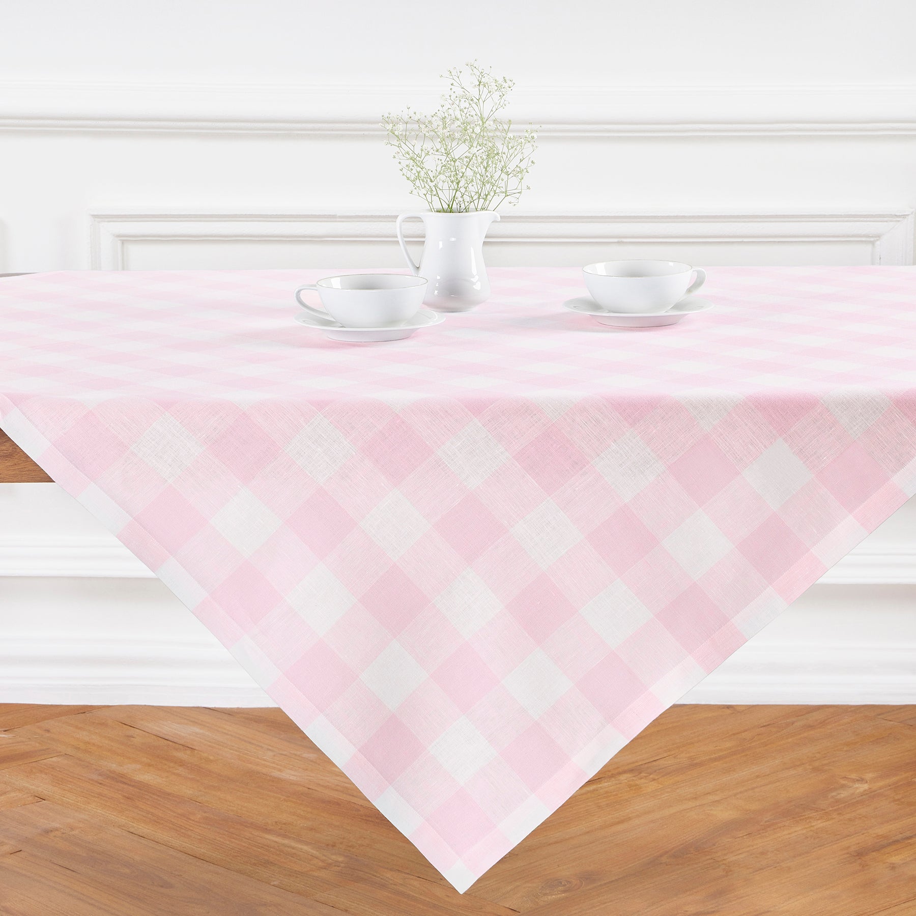 Buffalo Check Table Throw - Soft and Durable Plaid Table Cover for Kitchen, Dining Room, and Picnic - Perfect for Holiday Decor and Outdoor Gatherings