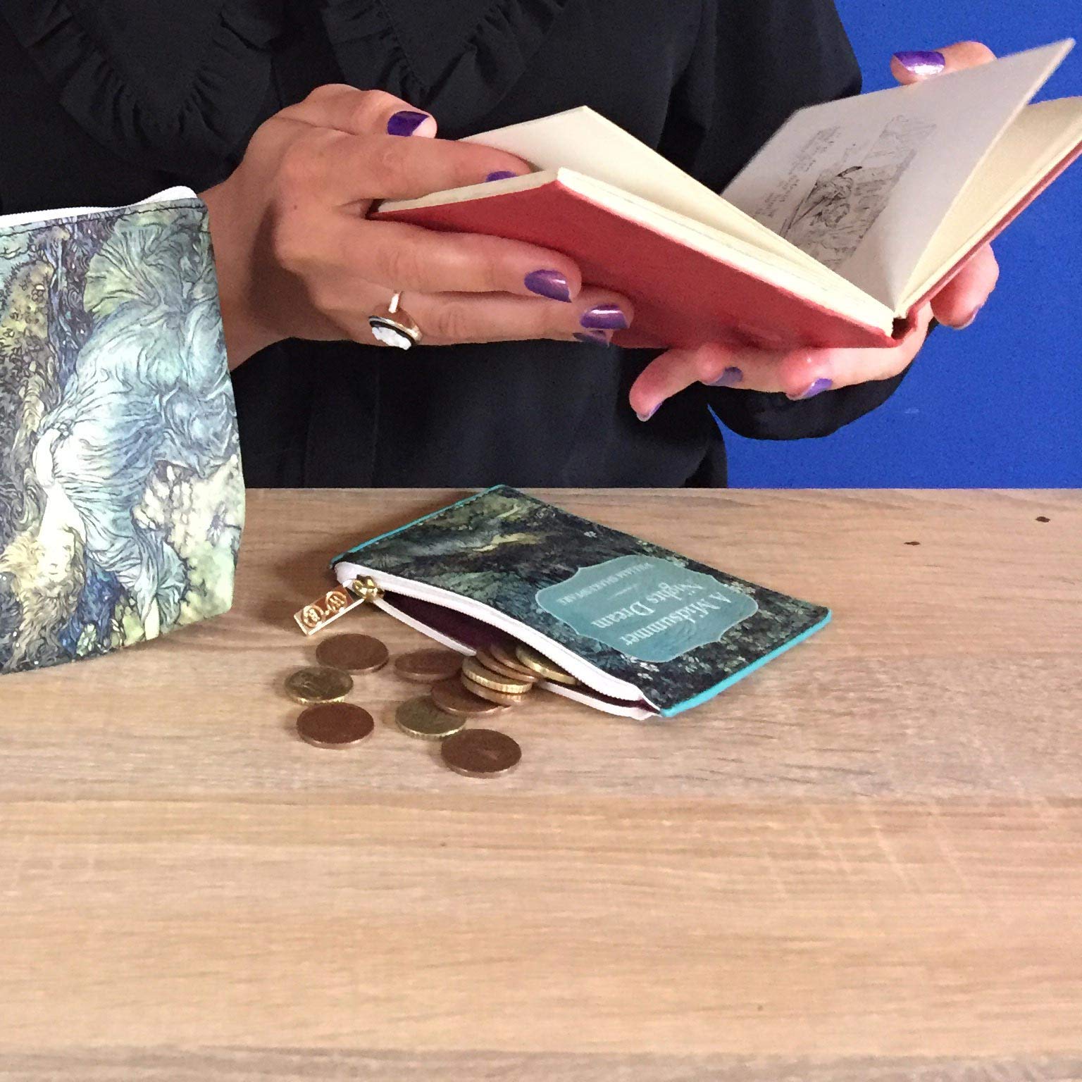 Themed Book Coin Purse for Book Lovers - Perfect Literary Gift for Book Clubs, Readers & Writers - Stylish Women's Wallet for Coins & Small Items - Great for Book Fairs, Reading Events & Daily Use