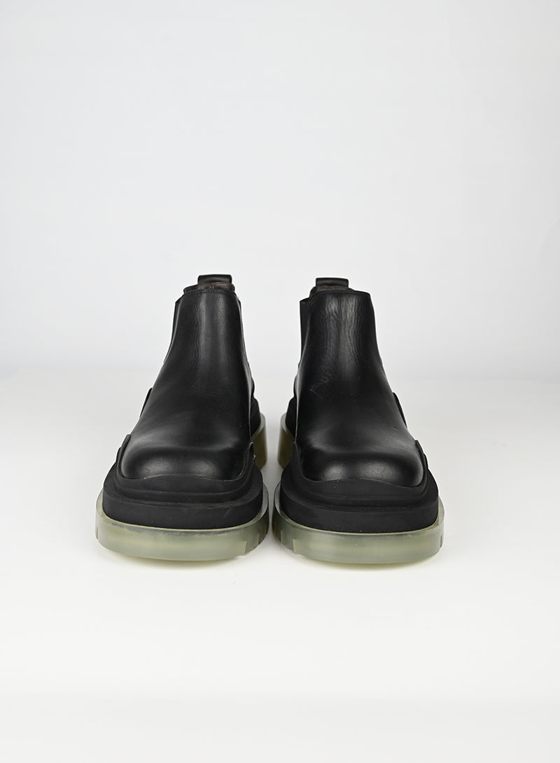 Bottega Veneta Black Leather Tire Boots Size 39 - Stylish & Comfortable for Fall/Winter Fashion Outfits