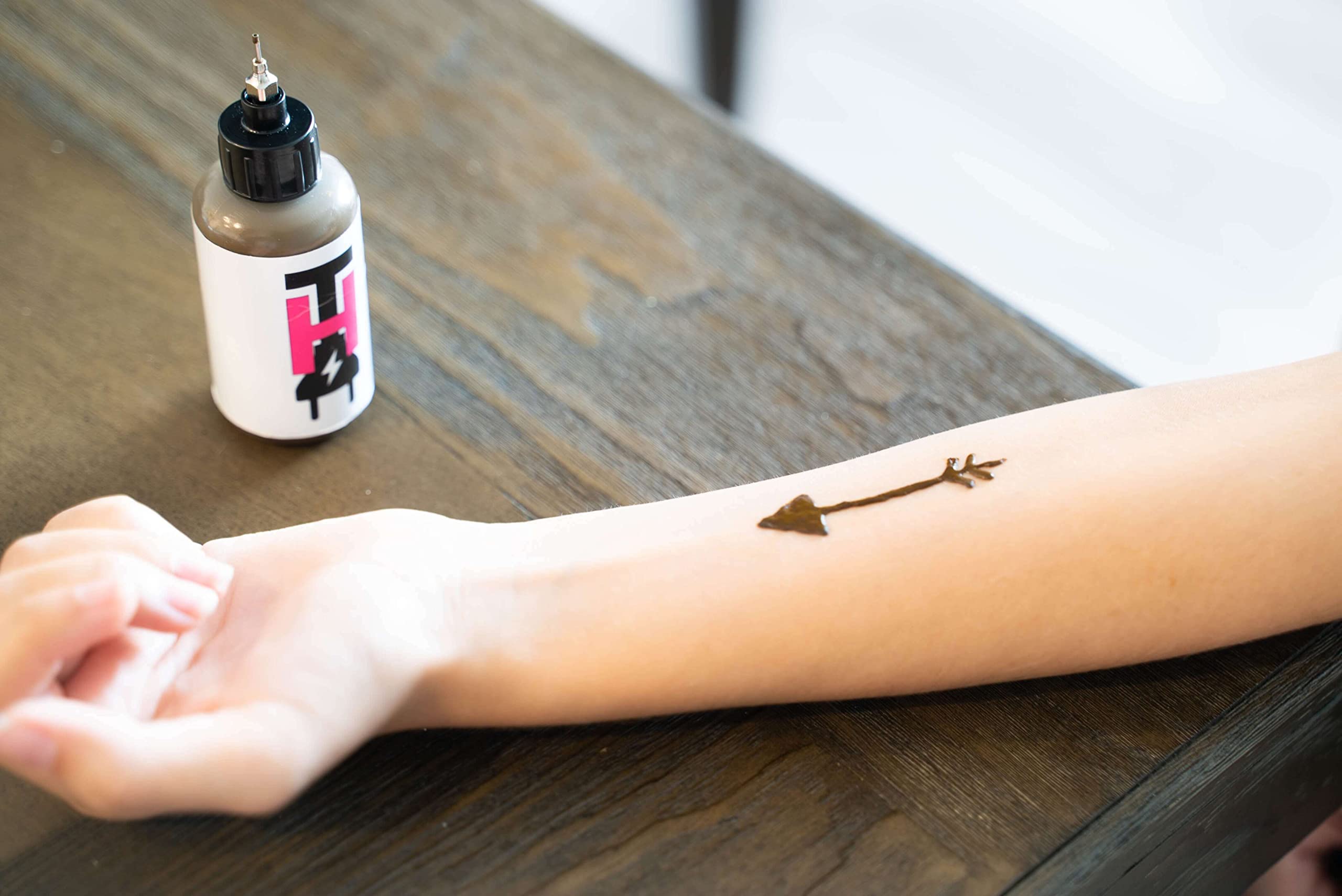 H Cone Paste Bottle for Faux Freckles & Temporary Tattoos - Body Art Makeup Kit for Cosplay, Halloween & Festival Face Painting - Safe & Easy to Use