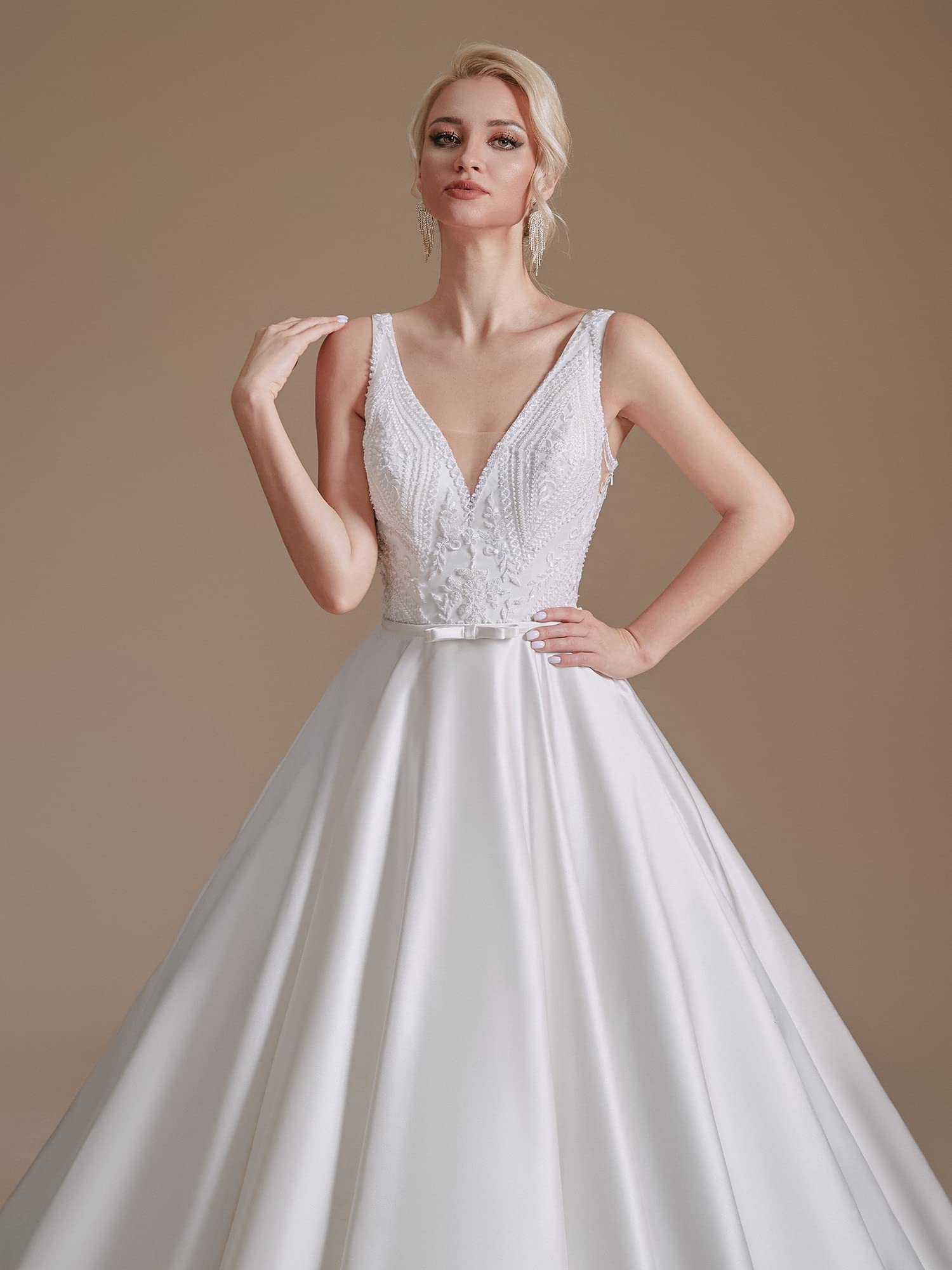 Elegant 2022 Lace Appliques Chiffon Wedding Dress for Bride - Long Sleeves Beach Bridal Gown for Outdoor Ceremonies & Destination Weddings