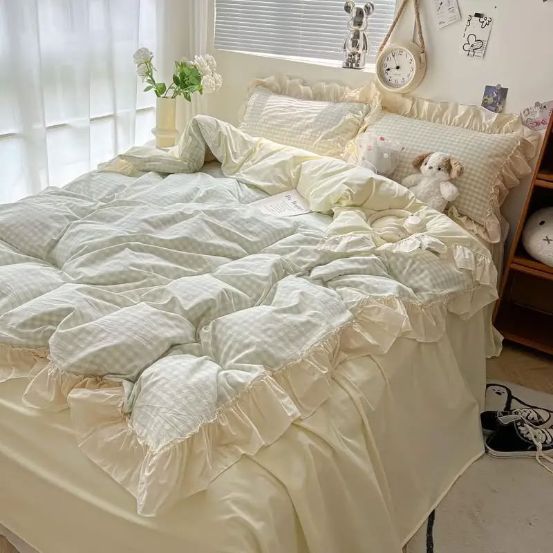 Pastel Plaid Ruffled Bedding Set - Kawaii Aesthetic Comforter & Pillowcase for Girls Room Decor, Teen Bedroom, Dorm Essentials - Soft & Cozy for Sweet Dreams