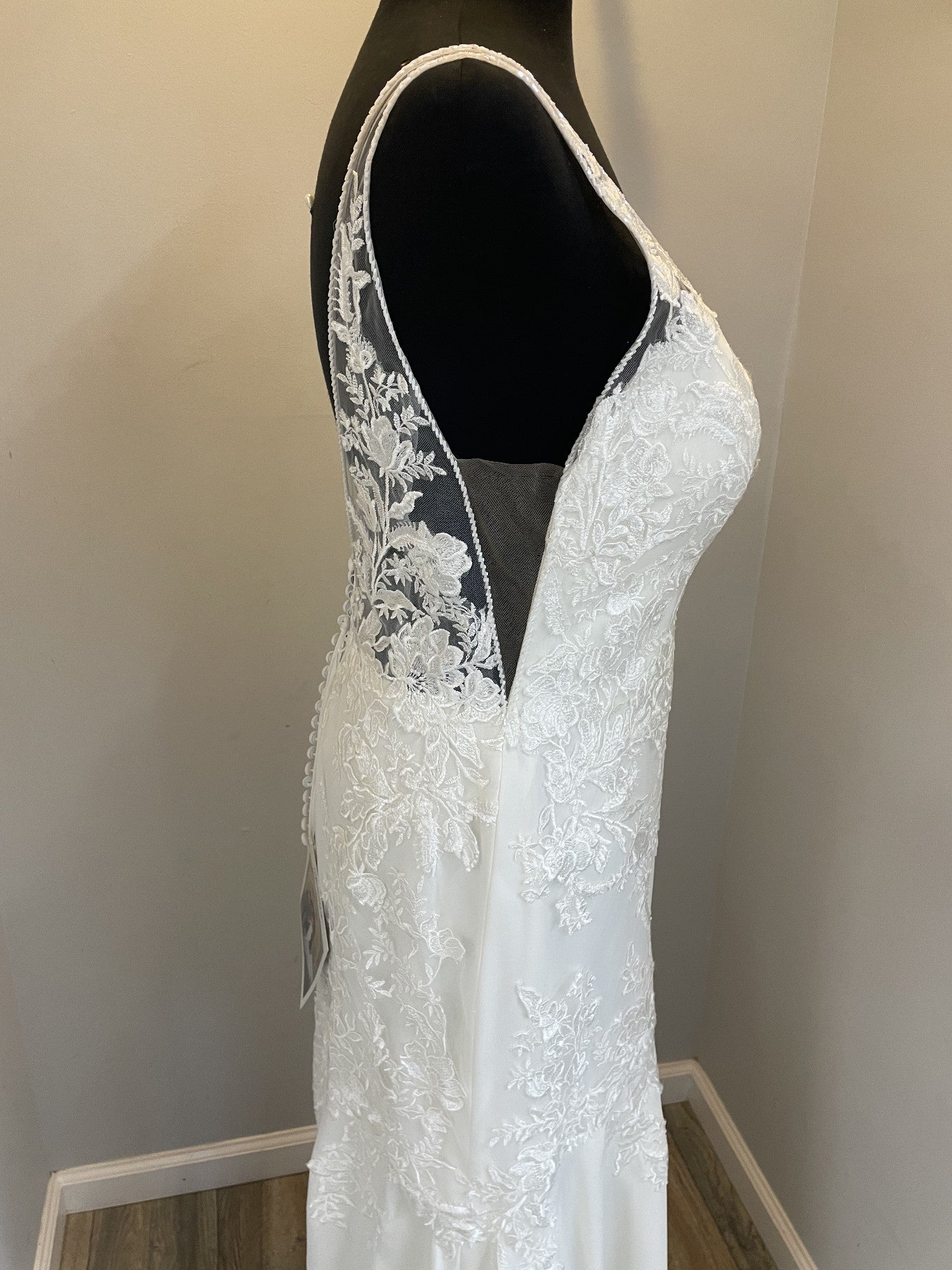 Stella York 7078 Sample Wedding Dress – Elegant A-Line Gown for Brides, Perfect for Church, Beach, and Outdoor Ceremonies