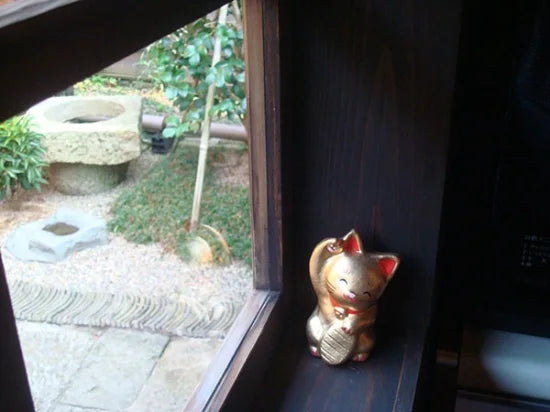 Authentic Japanese Nagahama Doll - Maneki Neko Lucky Beckoning Cat Figurine in Gold | Traditional Fortune Charm for Home, Office & Business Decor