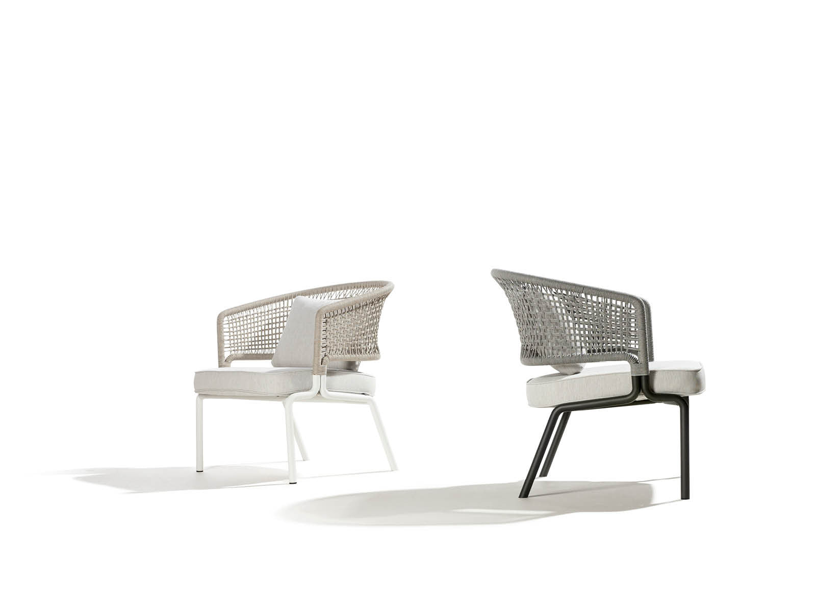CTR Lounge Chair - Modern Comfortable Recliner for Living Room, Bedroom & Office - Perfect for Relaxing, Reading & Lounging