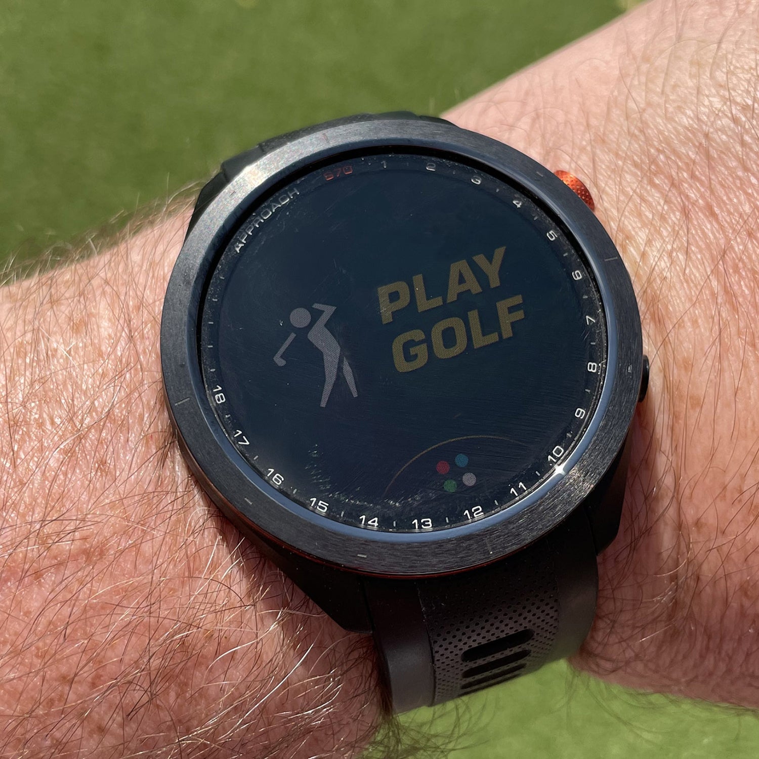 Garmin Approach S70 Premium Golf GPS Watch with Fitness Tracking - Accurate Yardages, Swing Analysis & Heart Rate Monitor for Golfers & Outdoor Enthusiasts