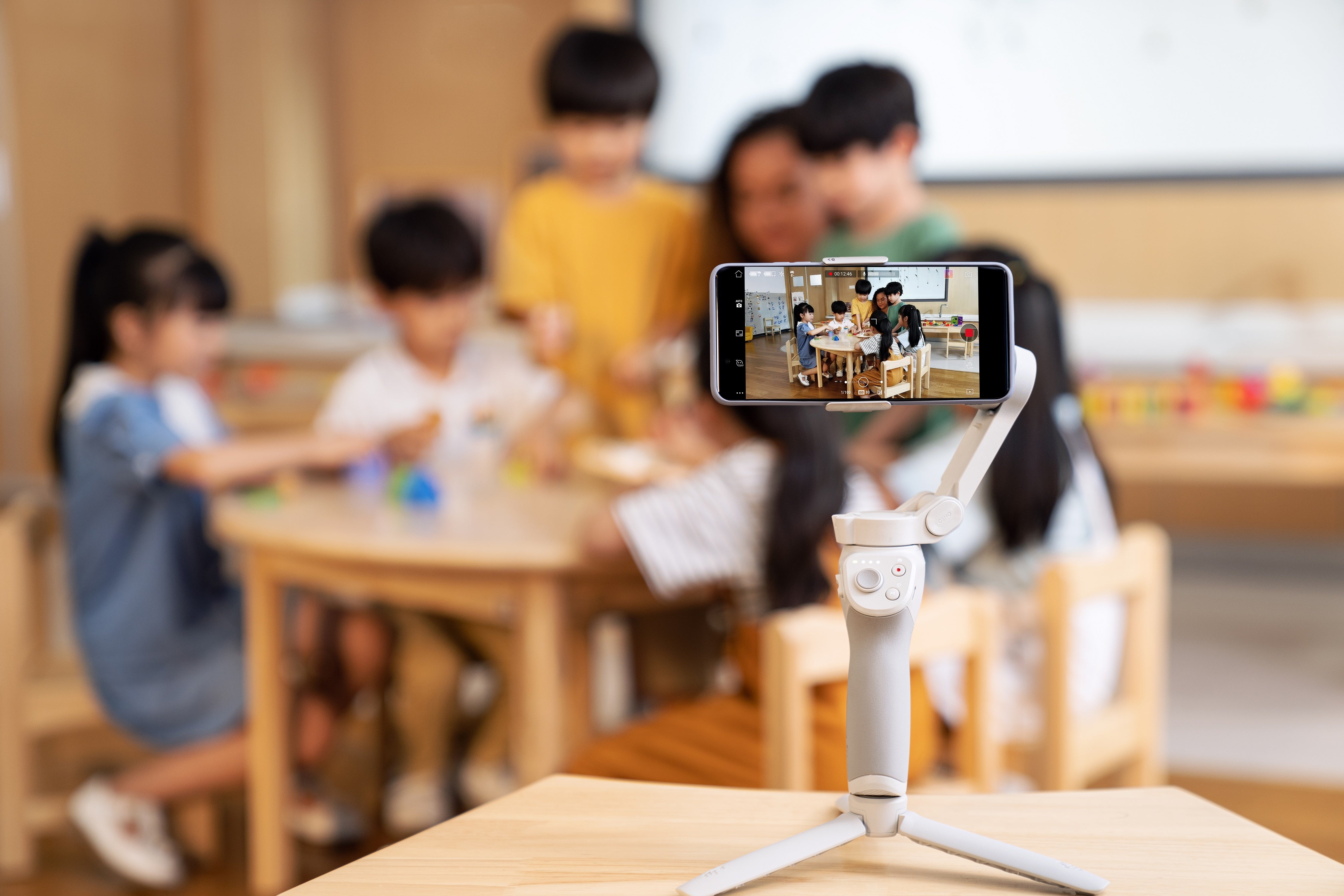 DJI OM 4 Smartphone Gimbal Stabilizer - 3-Axis Handheld Gimbal for iPhone & Android, Vlog & Live Streaming - Perfect for Travel Vlogging, TikTok Videos & YouTube Content Creation