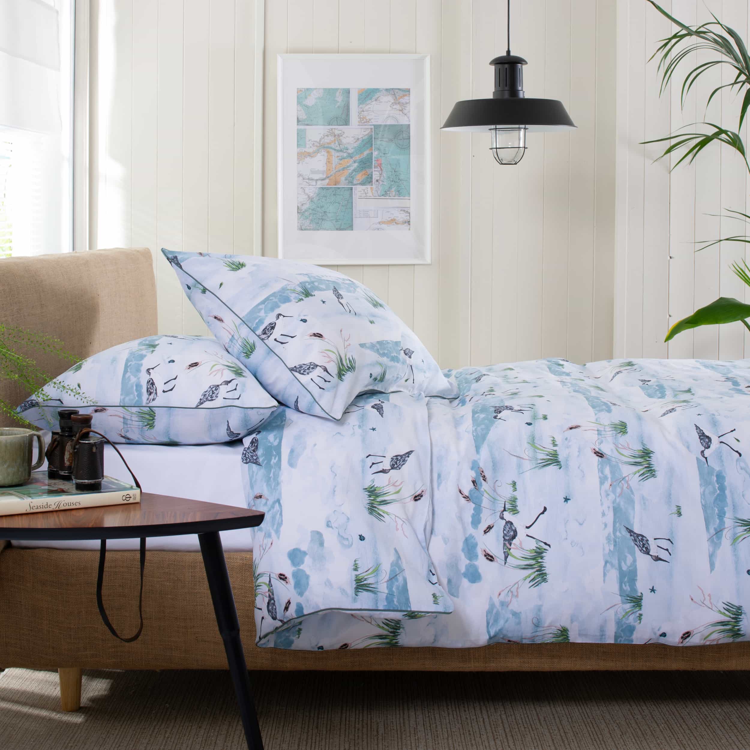 Premium Lobster Creek Waders Duvet Cover Set - Soft Breathable Bedding for Outdoor Enthusiasts & Nature Lovers - Perfect for Cabin, Camping, or Coastal Home Decor