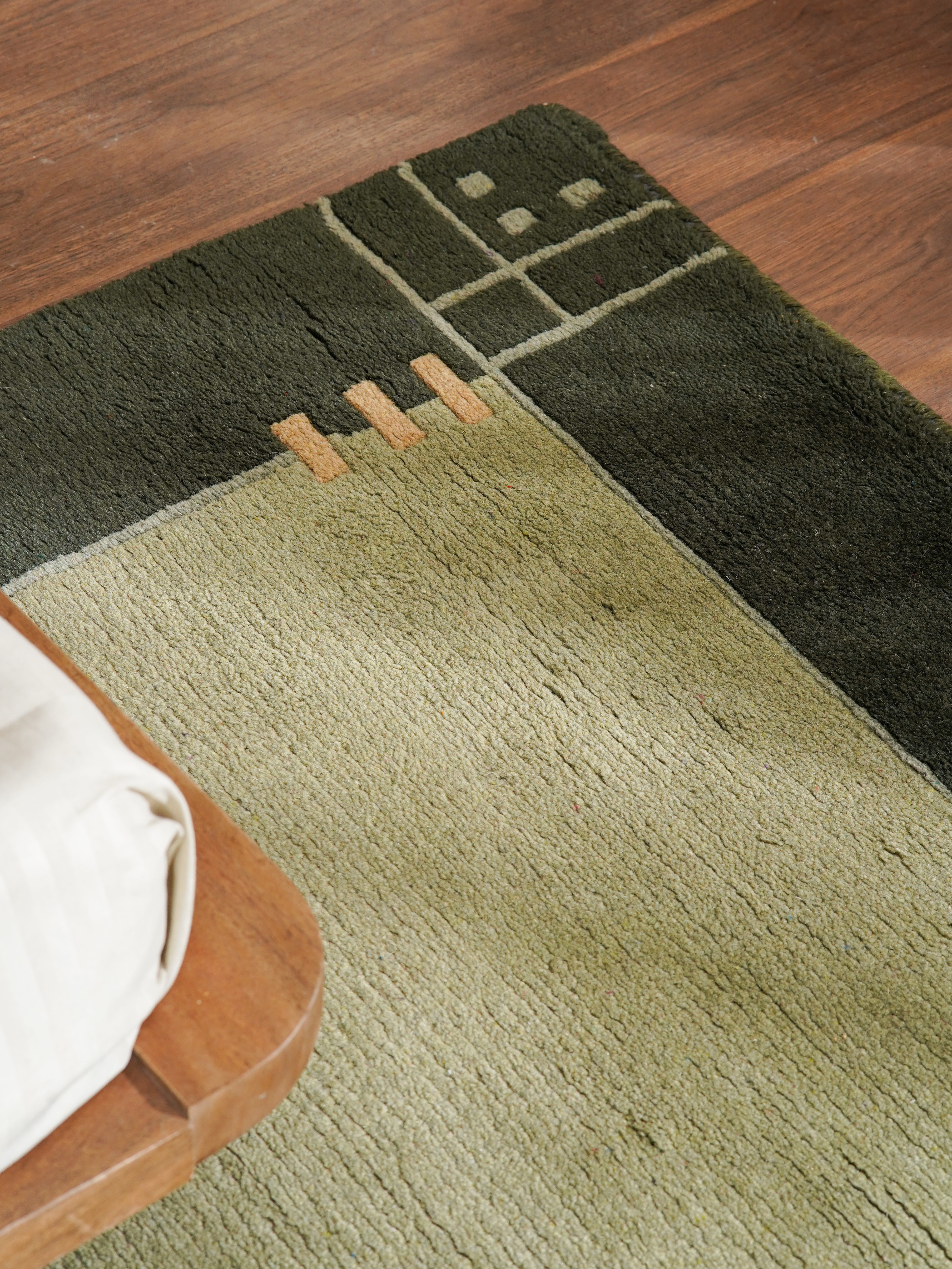 Handmade Enthral Hand Knotted Rug - Premium Wool Area Rug for Living Room, Bedroom, Dining Room - Soft & Durable Home Decor Carpet for Cozy Interior Design