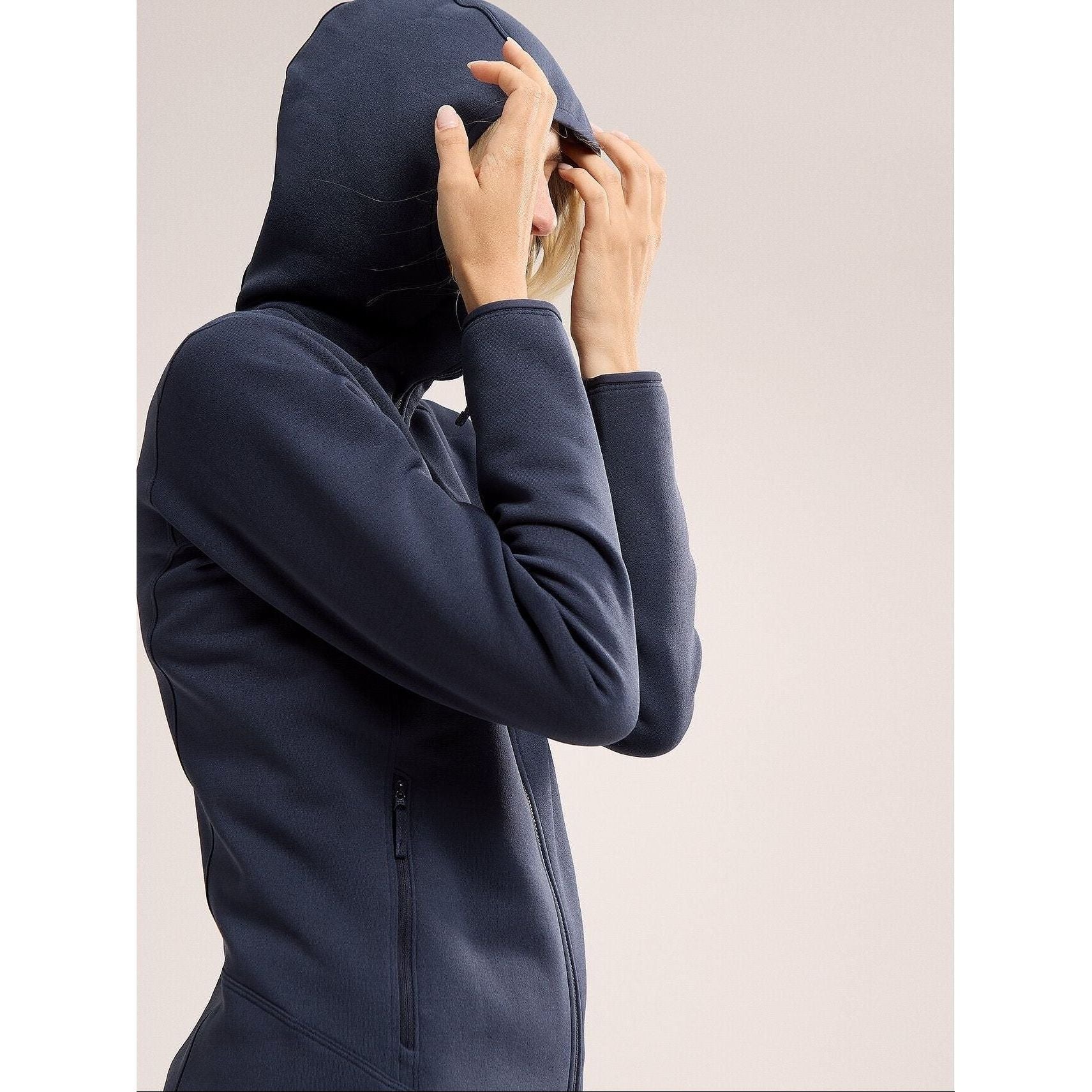 Arc'teryx Women's Kyanite Hoody - Lightweight Fleece Jacket for Hiking, Camping & Outdoor Adventures - Water-Resistant & Breathable Midlayer for Cold Weather