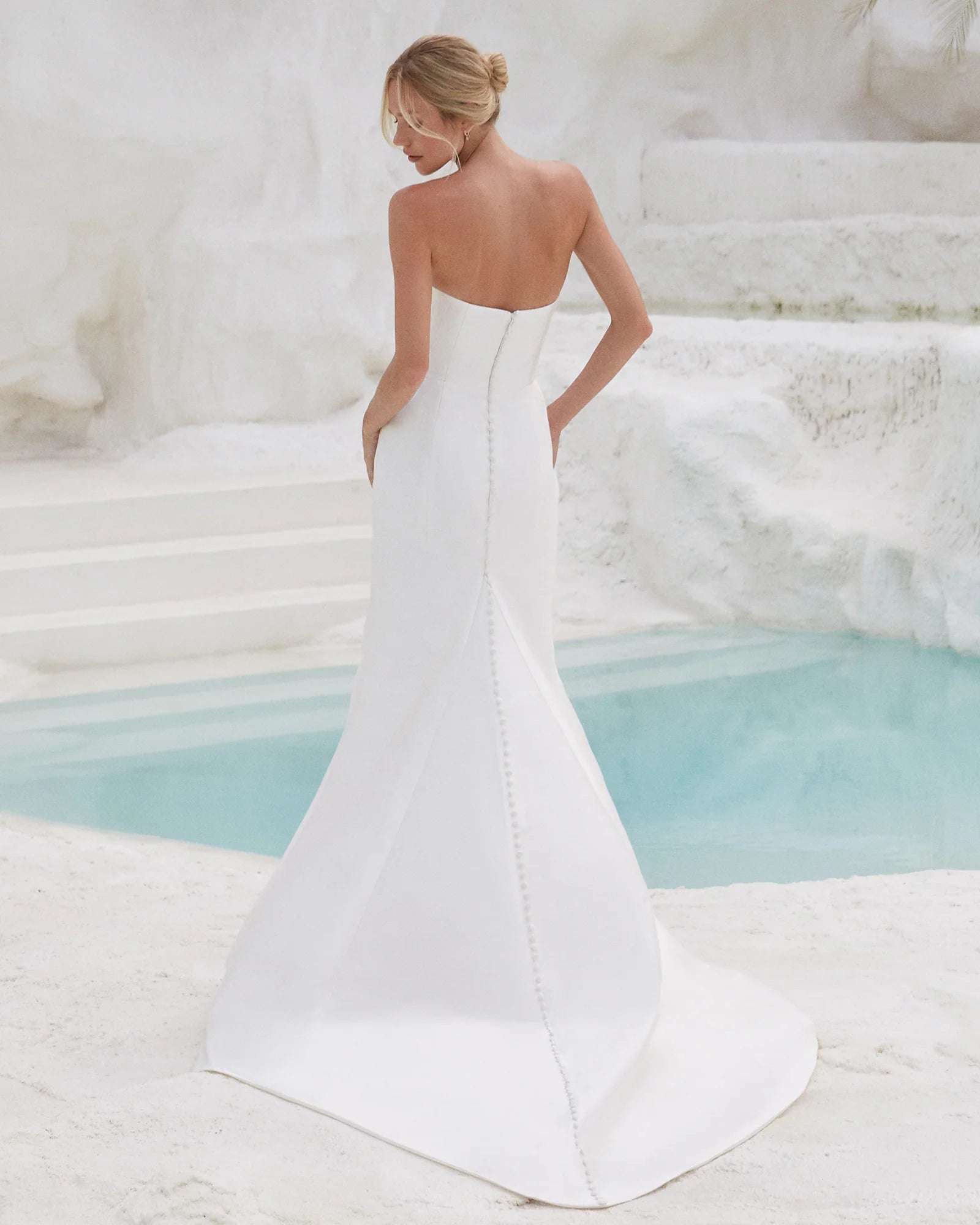 Antonio Gual Gigi Women's Dress - Size 2 | Elegant Party & Evening Gown for Special Occasions
