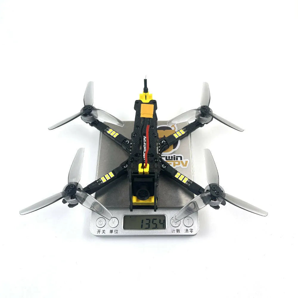 DarwinFPV BabyApe II 156mm 3.5 Inch Analog FPV Racing Drone - 4S/6S Compatible Freestyle Quadcopter for Outdoor Aerial Photography & FPV Flying Adventures