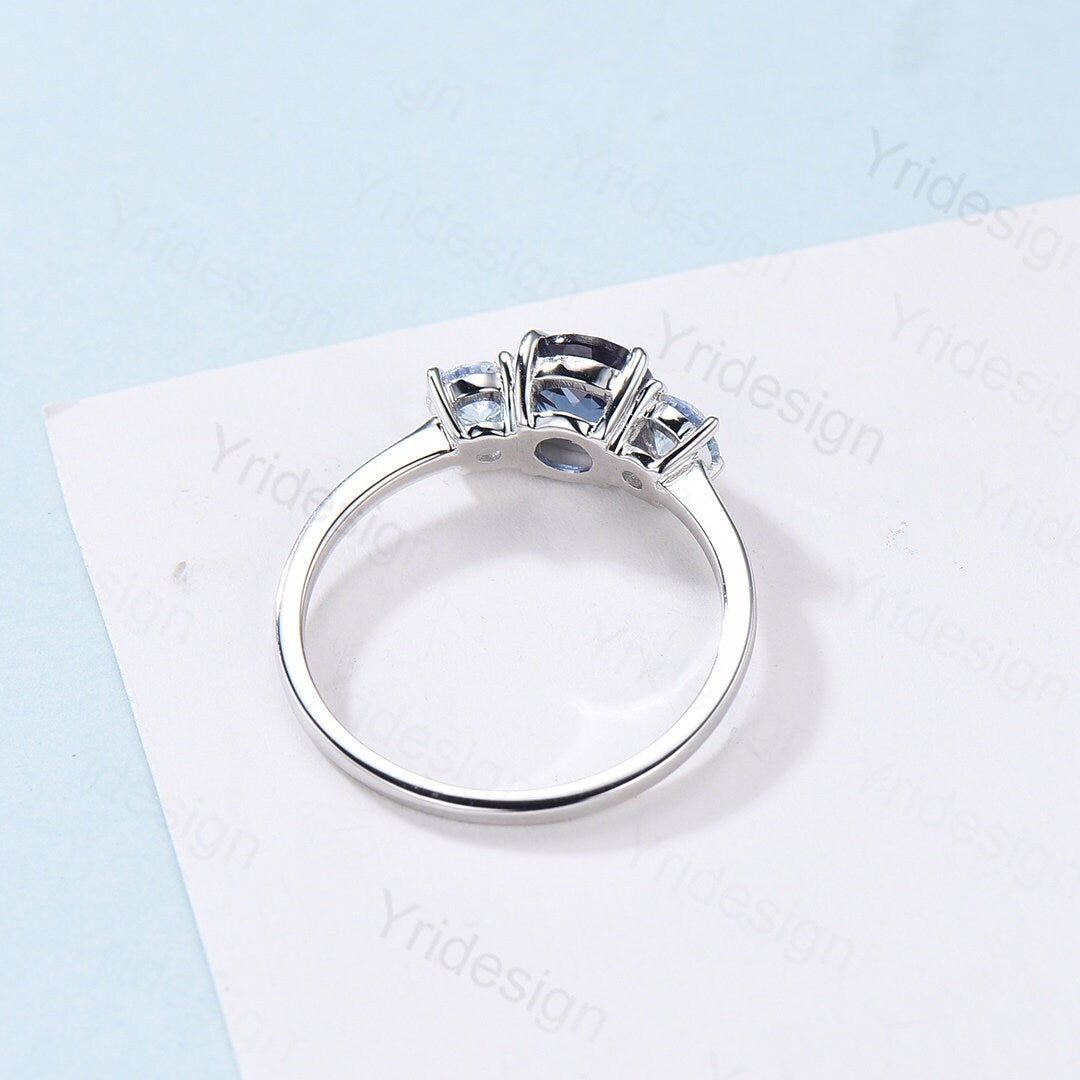Exquisite Alexandrite & Moonstone Three-Stone Engagement Ring for Women - Vintage Wedding, Anniversary & Promise Ring - June Birthstone Jewelry for Brides & Romantic Occasions