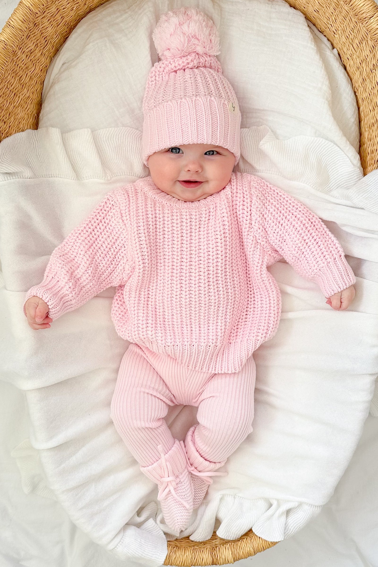 Super Chunky Knit Ballerina Pink Yarn - Soft Bulky Wool for Hand Knitting, Crochet & DIY Crafts - Perfect for Blankets, Scarves & Winter Accessories