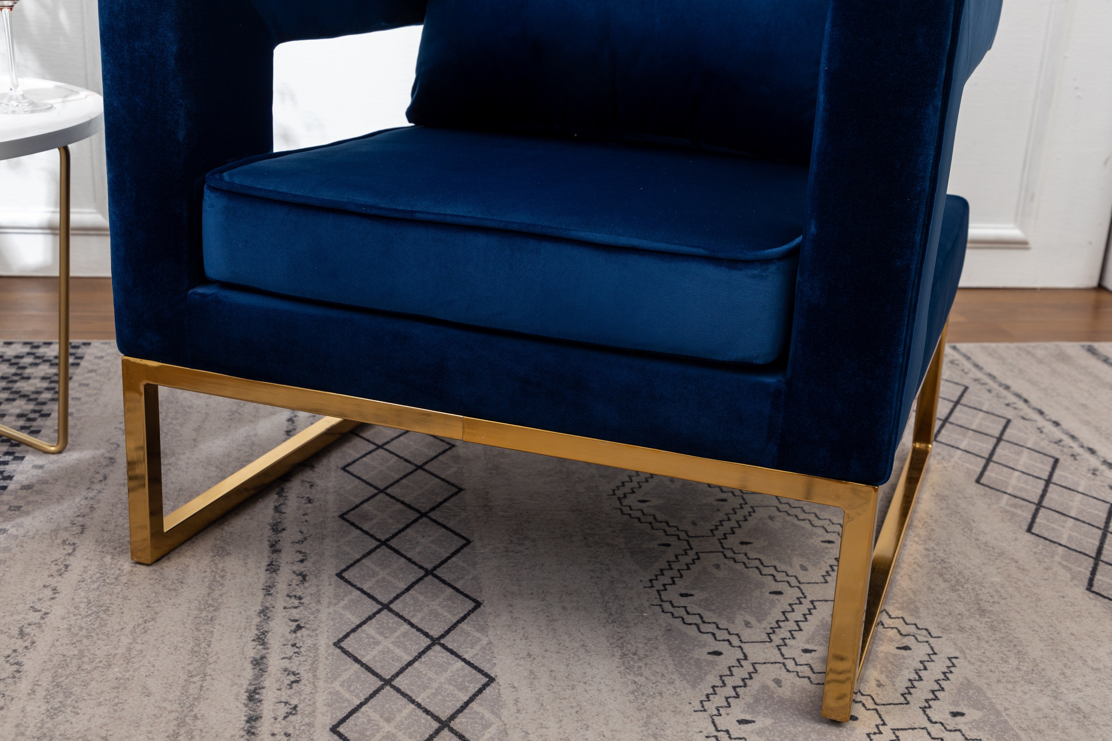 Roundhill Furniture Lenola Contemporary Upholstered Accent Arm Chair - Modern Living Room Chair for Home Office, Lounge & Reading Nook - Comfortable Fabric Armchair with Wooden Legs