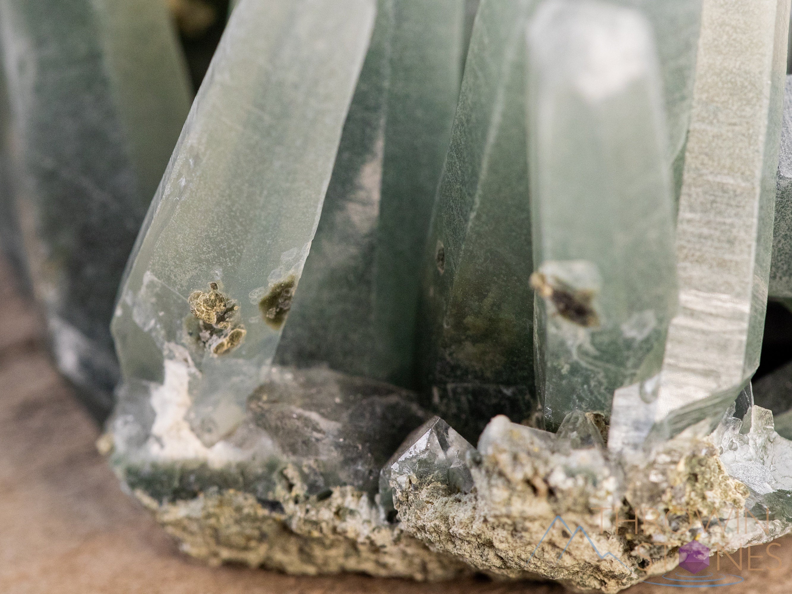 Natural QUARTZ with ACTINOLITE Raw Crystal Cluster - Healing Stone Specimen for Home Decor, Housewarming Gift & Spiritual Healing | Perfect for Meditation, Office Desk & Feng Shui