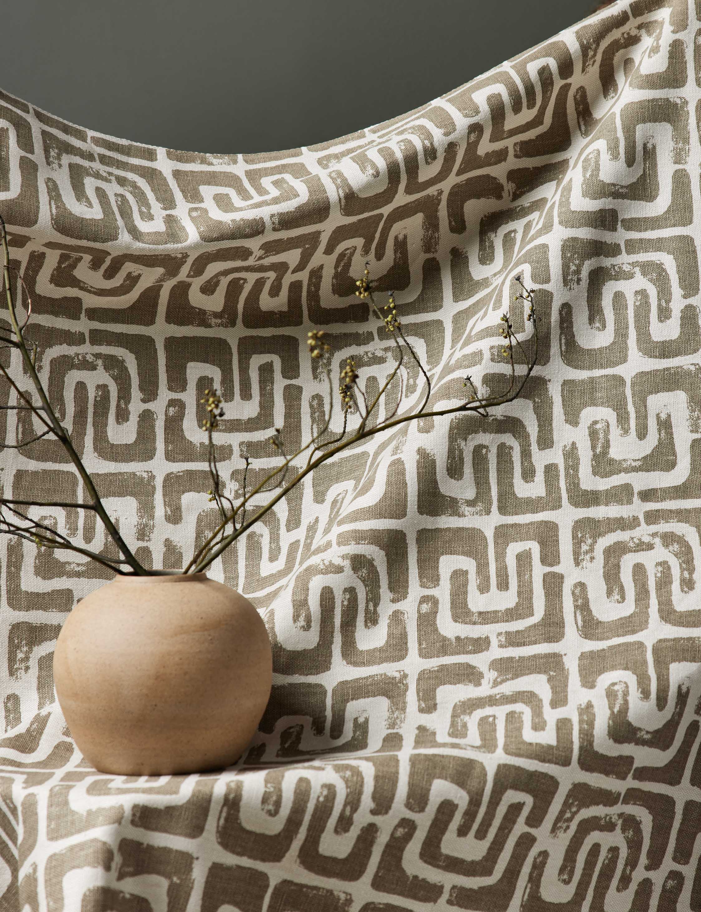 Premium Circe Linen Fabric - 100% Natural Breathable & Soft Textile for Clothing, Dresses & Home Decor - Perfect for Summer Fashion & Bohemian Style Decorations