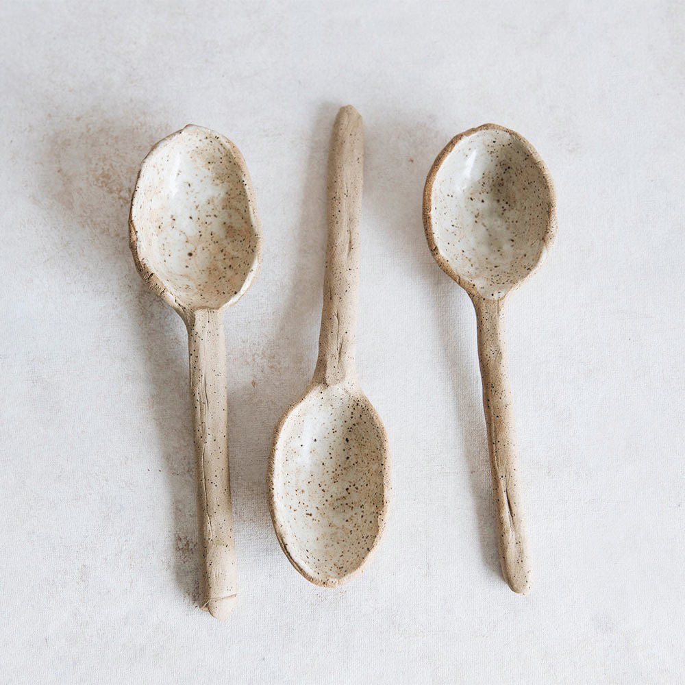 Handcrafted Rustic Brown Stoneware Serving Spoon - Durable & Stylish for Dining, Entertaining & Kitchen Use