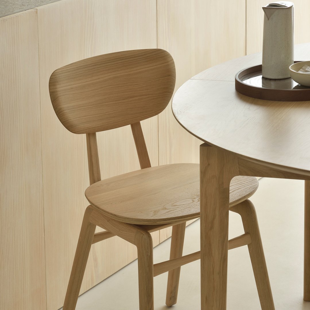 Extendable Round Dining Table for Small Spaces | Expandable Kitchen Table for 4-8 People | Perfect for Apartments, Breakfast Nooks & Family Gatherings