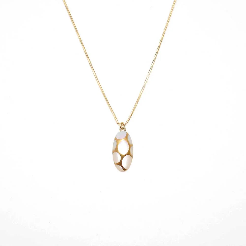 Handcrafted Maki-e Urushi Lacquer Pendant Necklace with White South Sea Pearl Shell - Traditional Japanese Lacquer Jewelry for Women, Elegant Thread Pattern Design - Perfect for Weddings, Special Occasions & Gift Giving