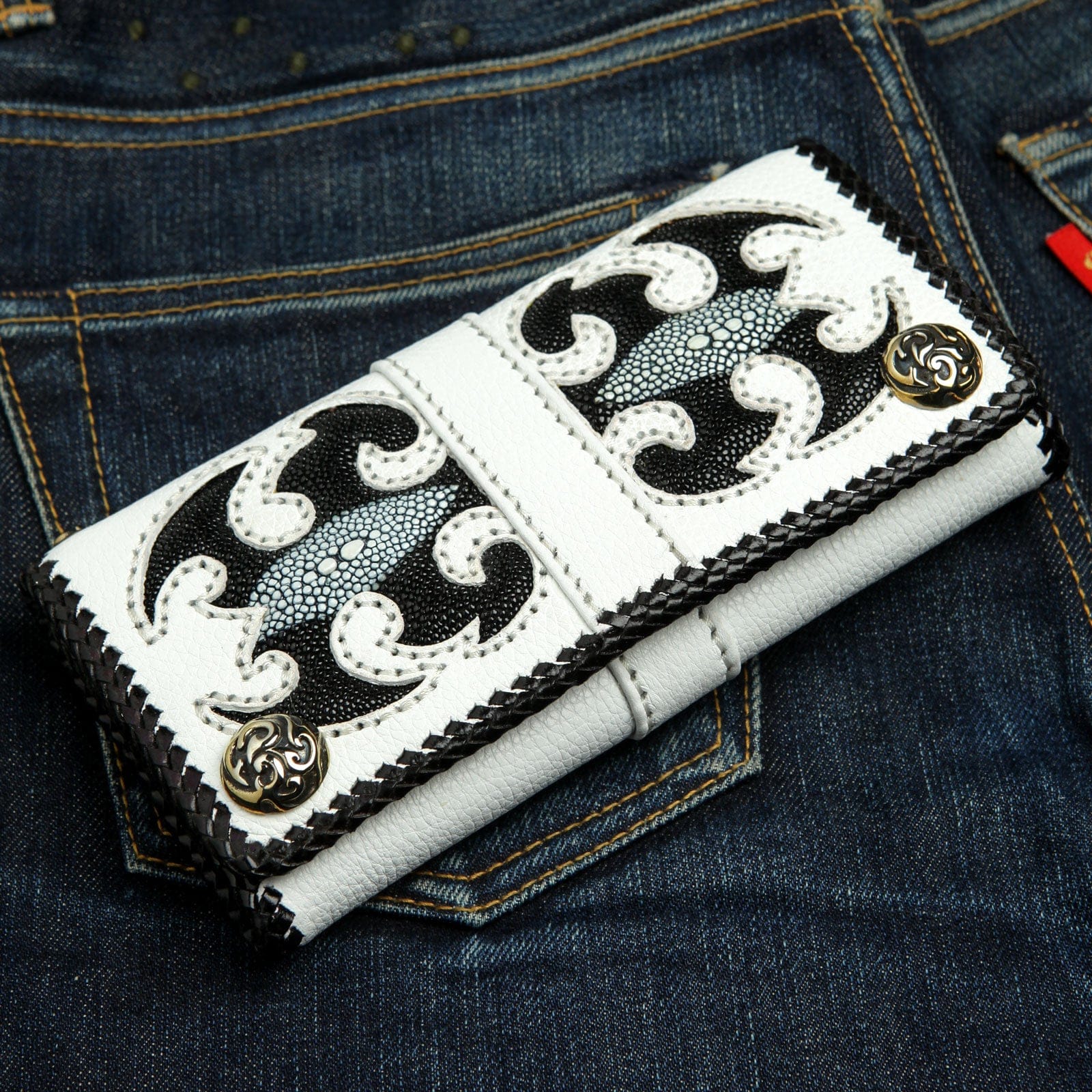 Genuine White Leather Biker Wallet with Scorpion Carving - Stylish & Durable Motorcycle Wallet for Men - Perfect for Riding, Travel & Everyday Use