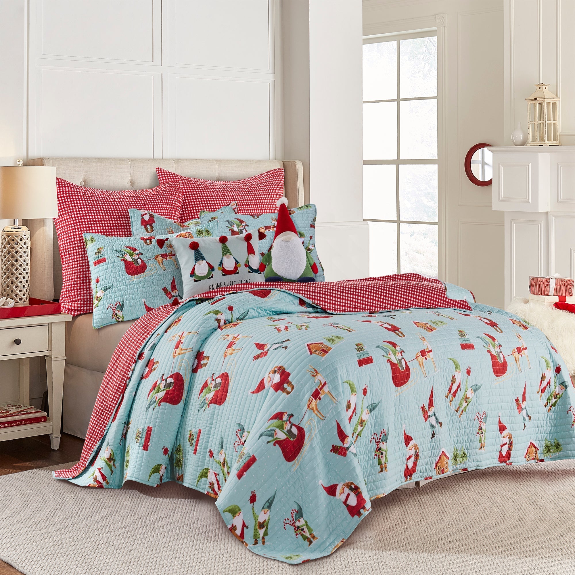 Festive Holiday Gnome Quilt - Cozy Christmas Bedding for Home Decor, Gifts & Winter Warmth | Perfect for Living Room, Bedroom & Seasonal Celebrations