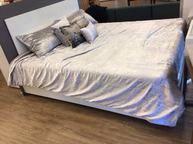 King Silver 6-Piece Luxury Bedding Set - Soft & Breathable Comforter, Sheets & Pillowcases - Perfect for Master Bedroom, Guest Room & Dorm Decor