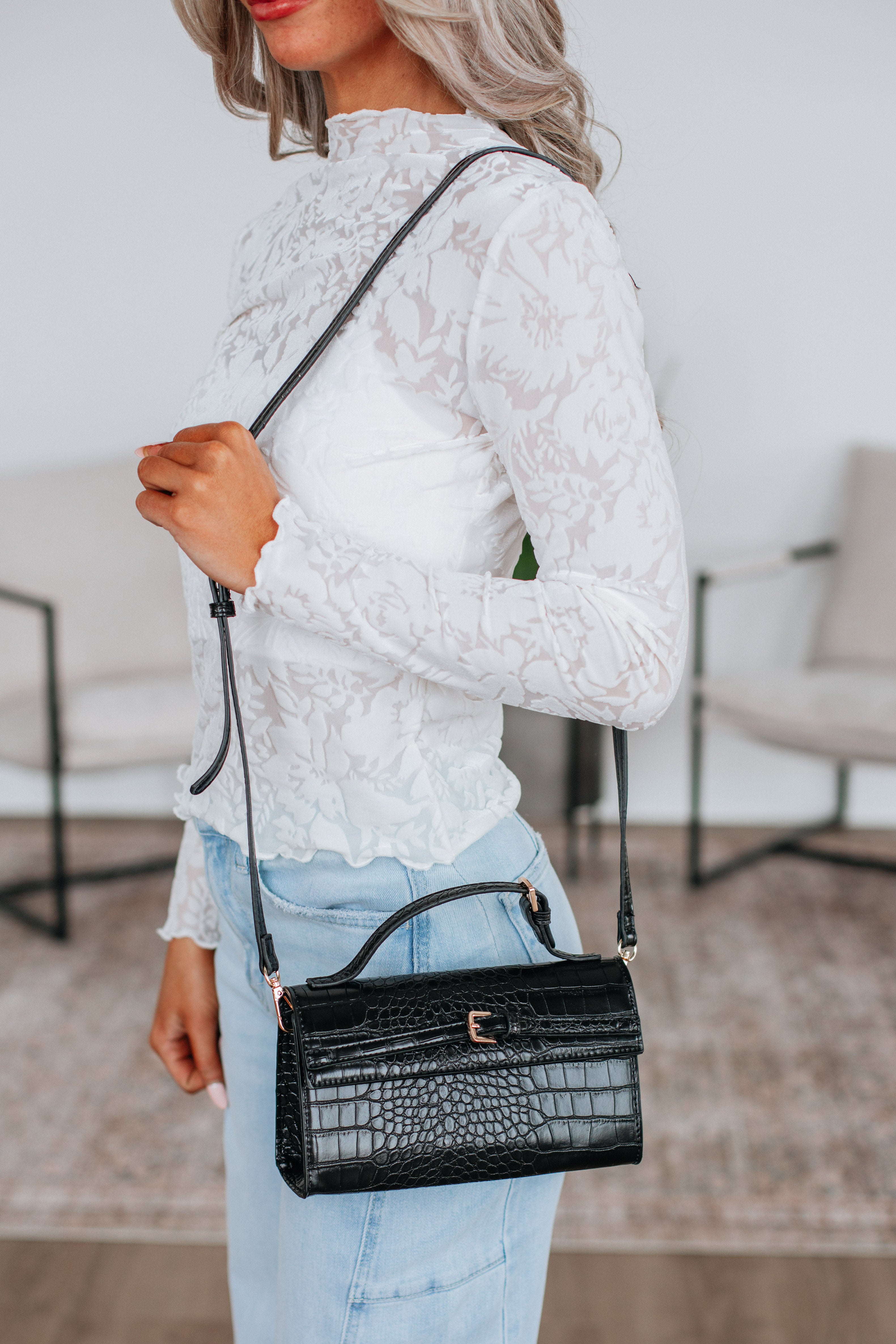 Stylish Arrany Crossbody Bag for Women - Trendy Black Leather Purse - Perfect for Travel, Shopping & Everyday Use