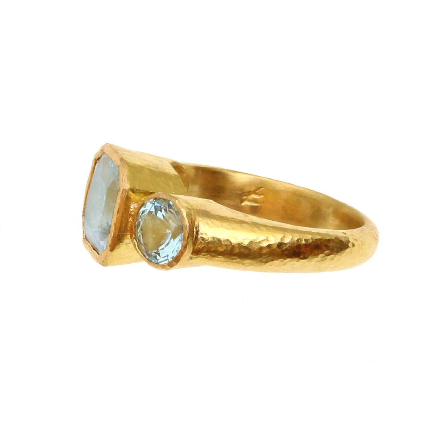 Elizabeth Locke Faceted Aquamarine Three Stone Ring - Elegant Blue Gemstone Jewelry for Women - Perfect for Weddings, Anniversaries & Special Occasions