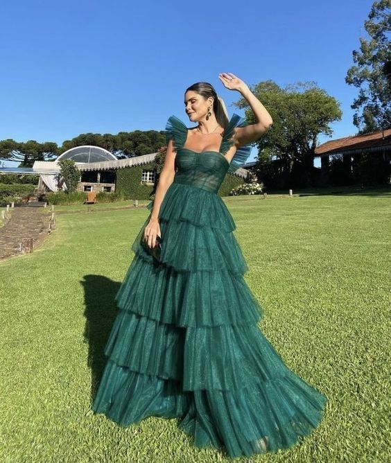 Elegant Green A-Line Layered Prom Dress with Tulle Skirt - Formal Evening Gown for Homecoming, Prom Night & Special Occasions | Style 2153